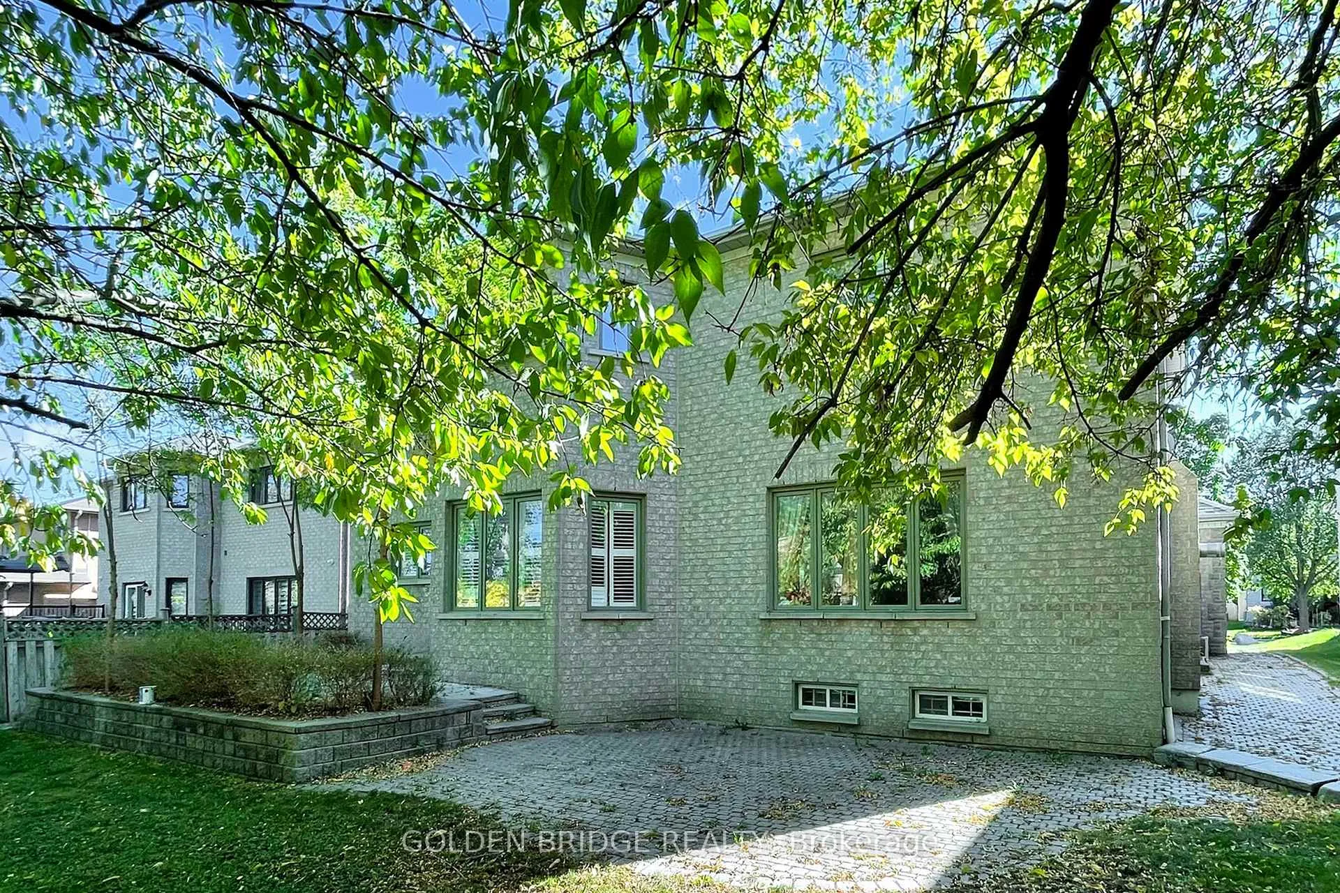 Photo 38 of 57 Cassandra Crescent, Richmond Hill, Bayview Hill — HOMEH