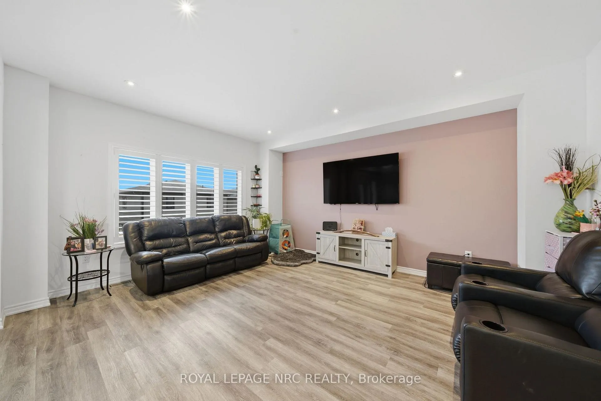 Photo 6 of 4071 Thomas Street, Lincoln, Beamsville — HOMEH