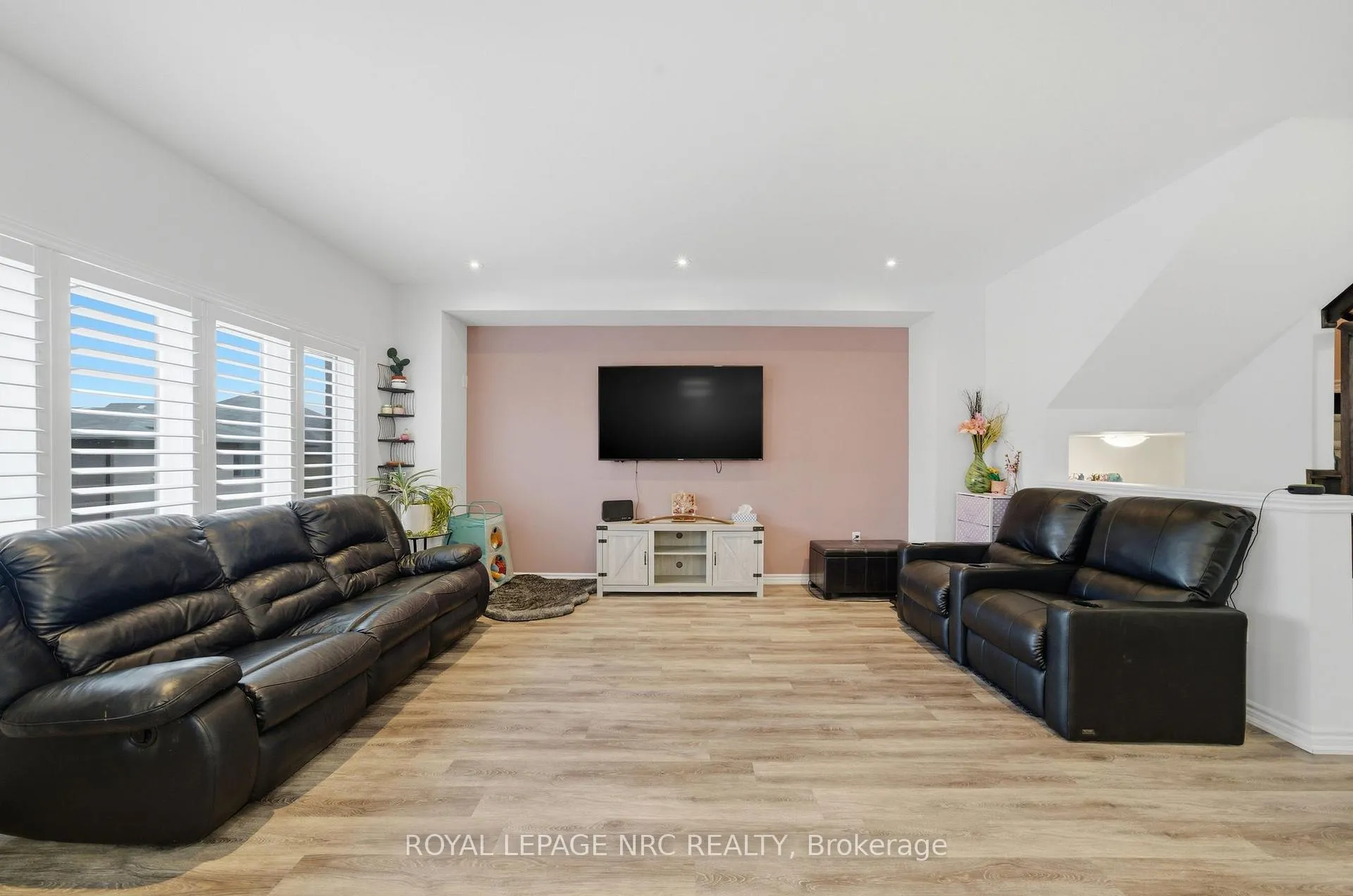Photo 7 of 4071 Thomas Street, Lincoln, Beamsville — HOMEH