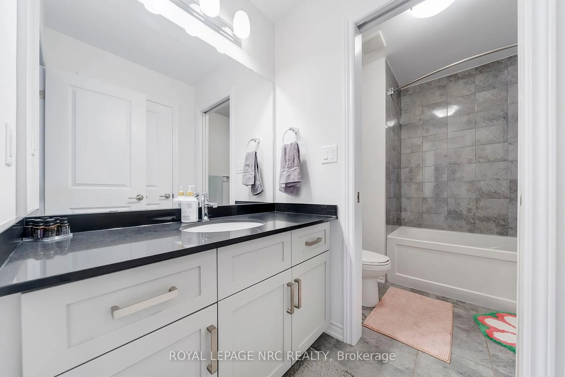 Photo 29 of 4071 Thomas Street, Lincoln, Beamsville — HOMEH