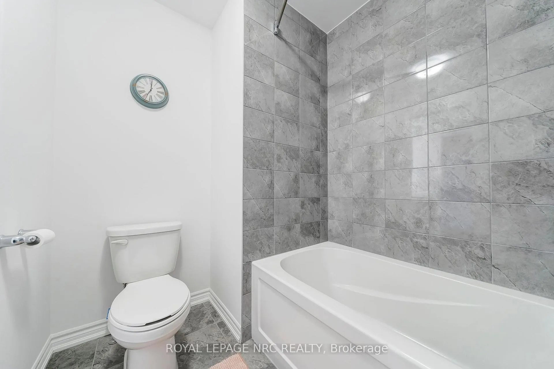Photo 30 of 4071 Thomas Street, Lincoln, Beamsville — HOMEH
