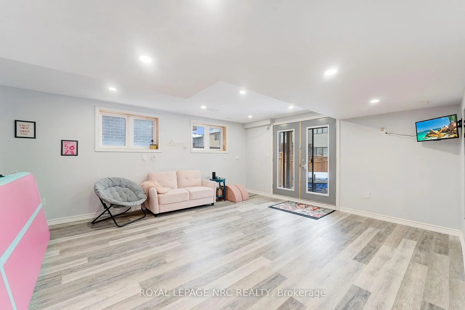 Photo 32 of 4071 Thomas Street, Lincoln, Beamsville — HOMEH