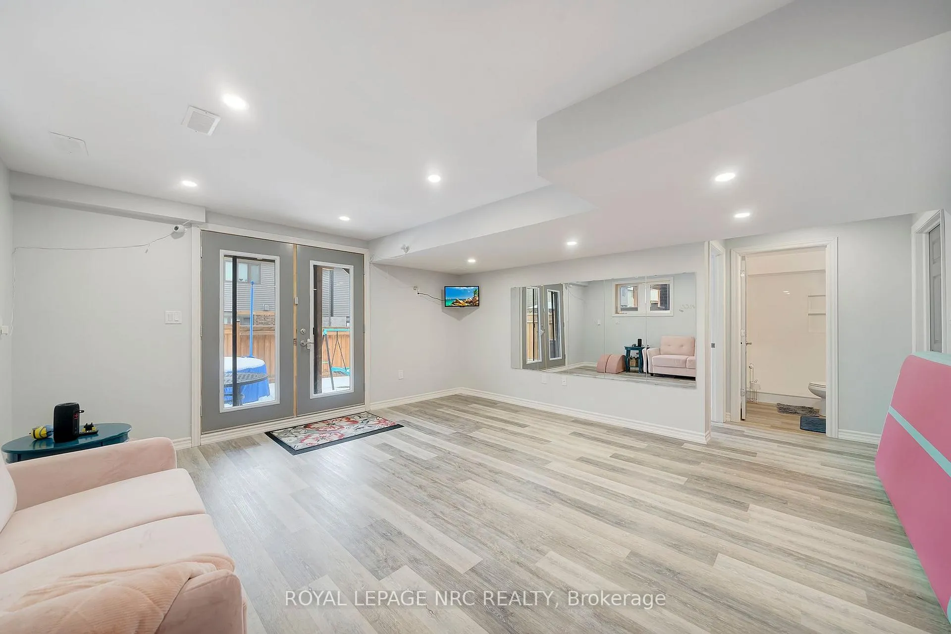 Photo 33 of 4071 Thomas Street, Lincoln, Beamsville — HOMEH