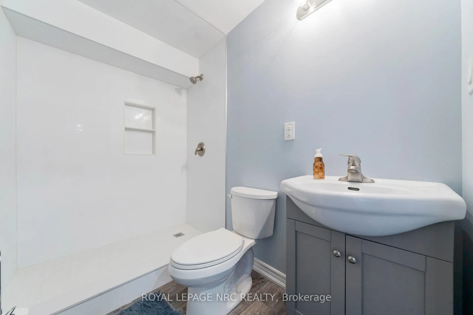 Photo 34 of 4071 Thomas Street, Lincoln, Beamsville — HOMEH