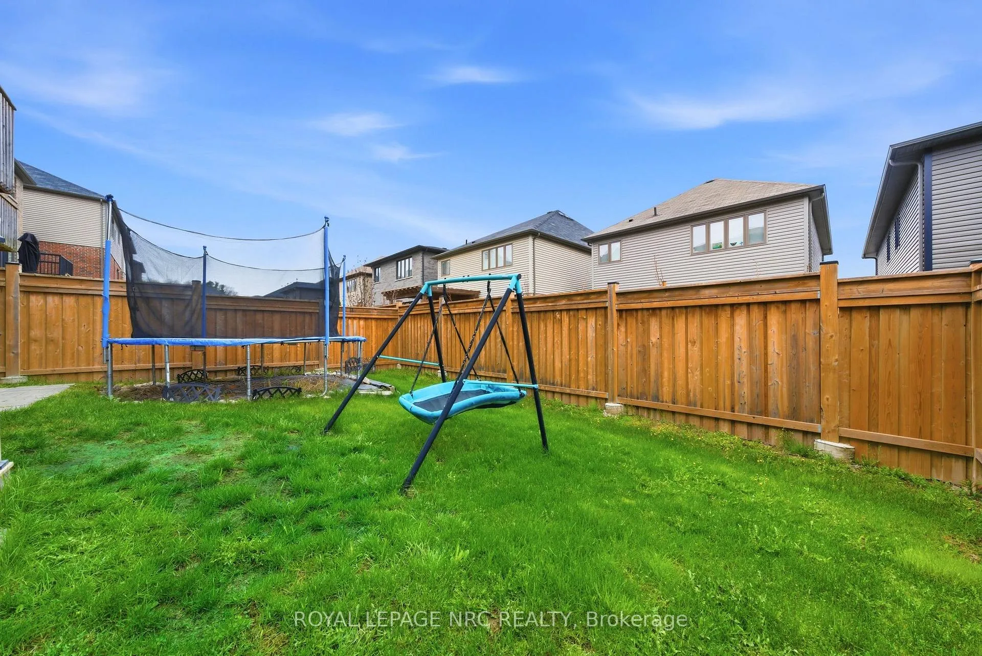 Photo 37 of 4071 Thomas Street, Lincoln, Beamsville — HOMEH