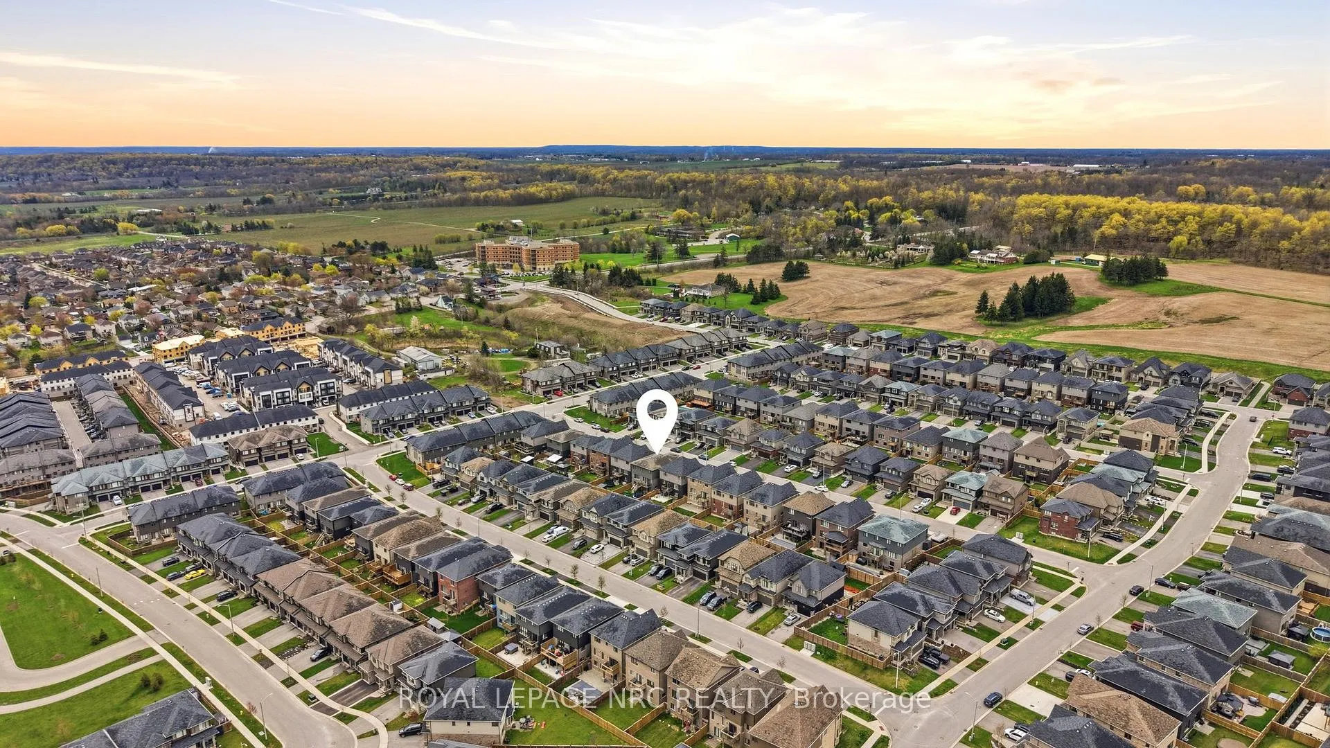 Photo 45 of 4071 Thomas Street, Lincoln, Beamsville — HOMEH