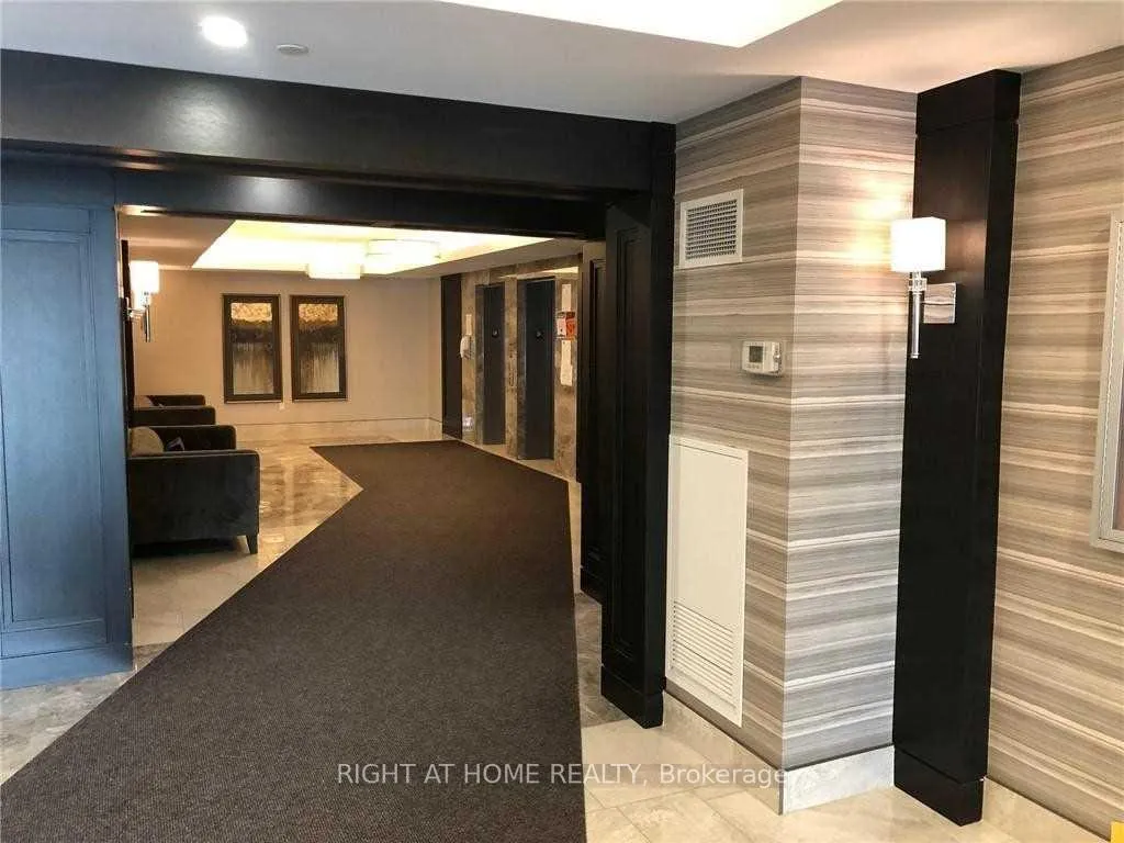 Photo 2 of Unit 404, 101 Shoreview Place, Hamilton, Lakeshore — HOMEH