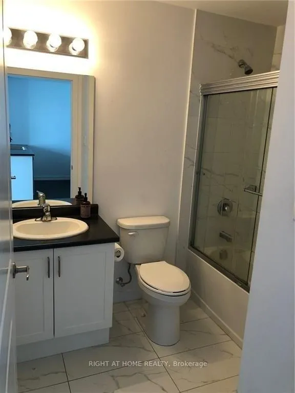 Photo 12 of Unit 404, 101 Shoreview Place, Hamilton, Lakeshore — HOMEH