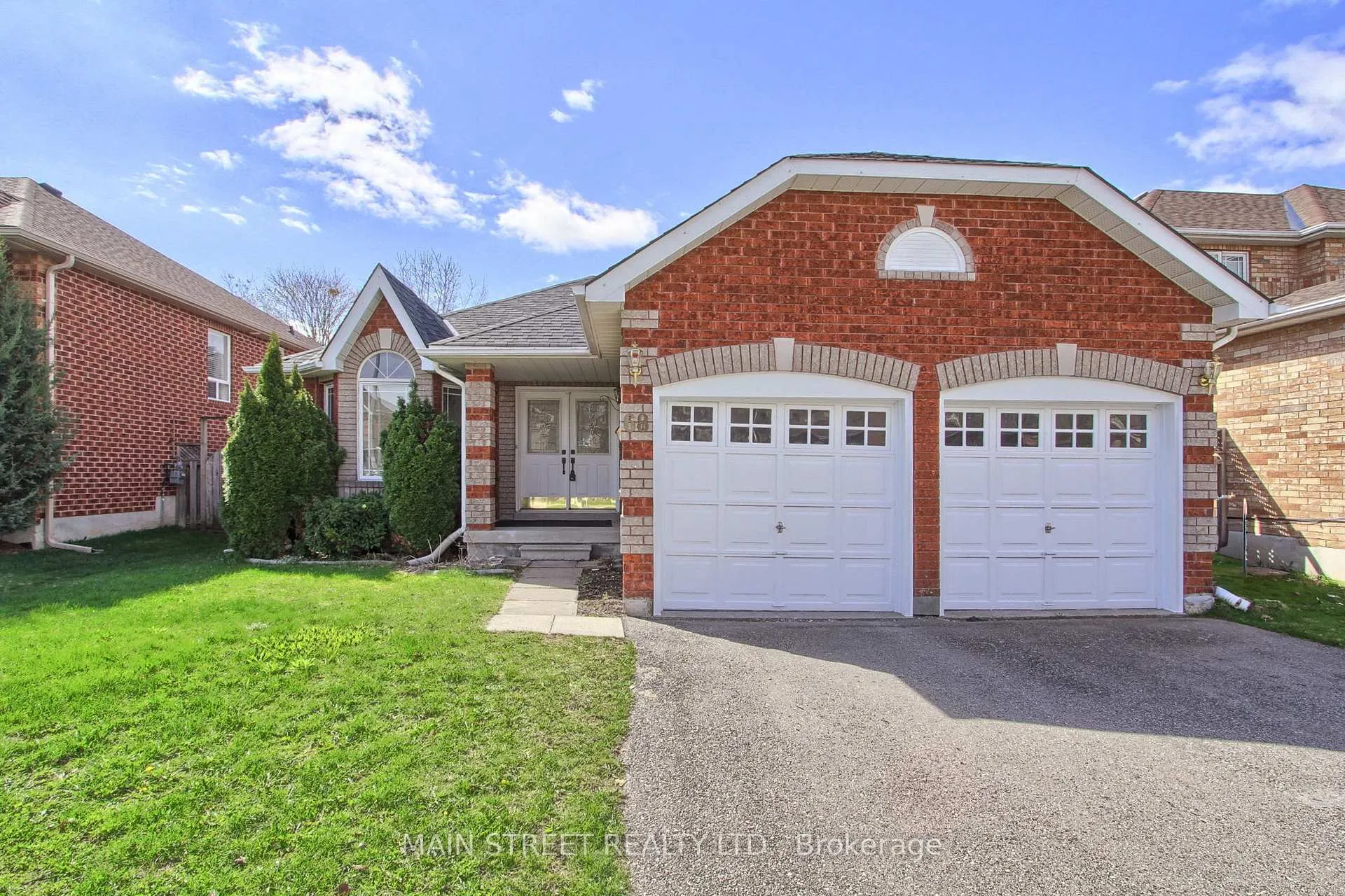 Photo 3 of 68 Wrendale Crescent, Georgina, Keswick South — HOMEH