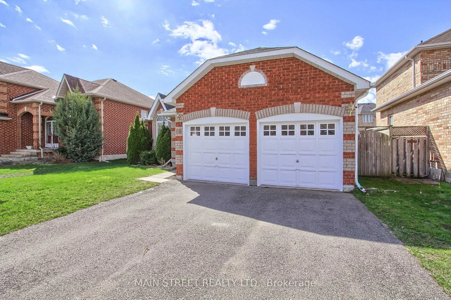 Photo 5 of 68 Wrendale Crescent, Georgina, Keswick South — HOMEH