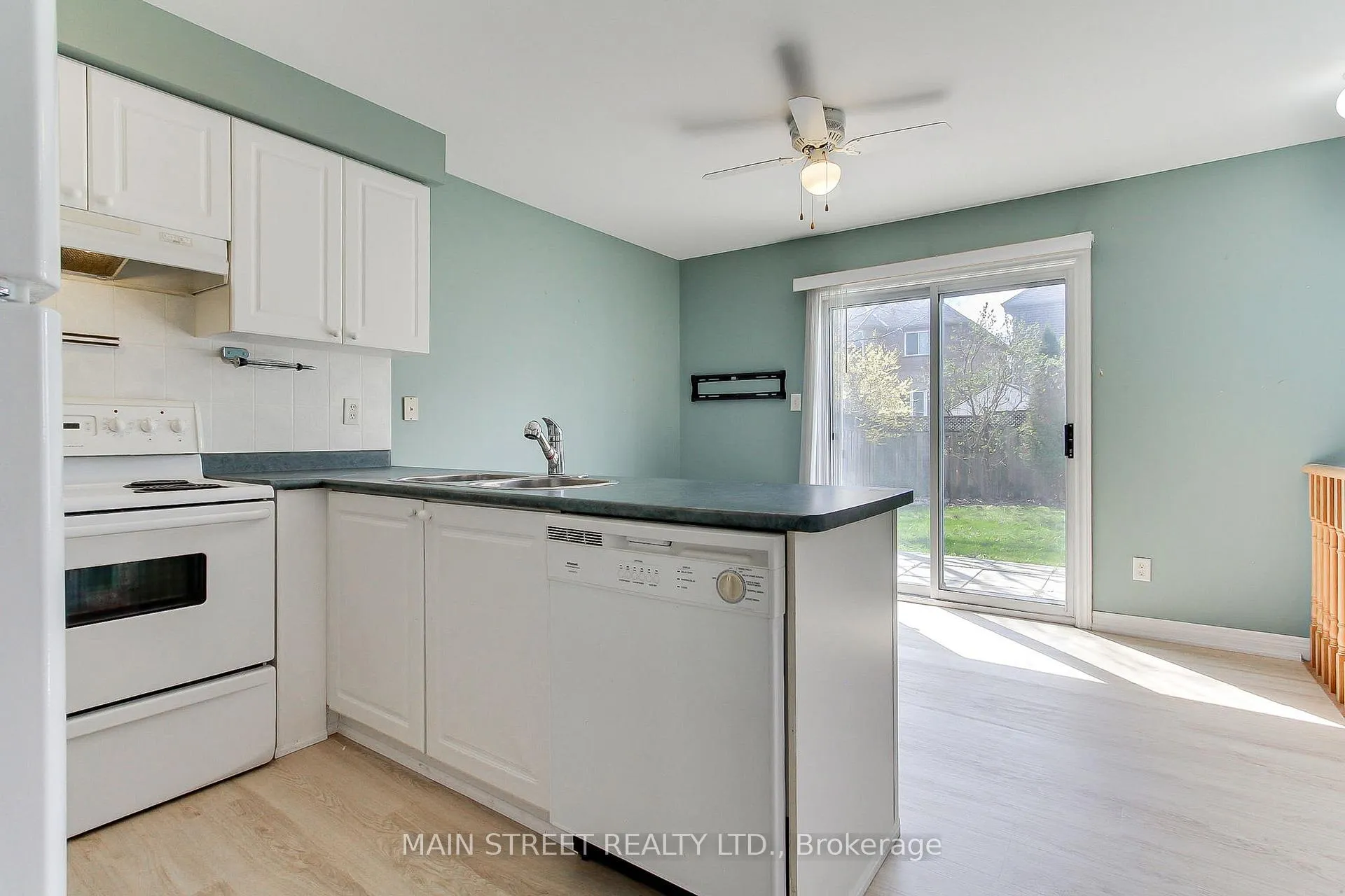 Photo 18 of 68 Wrendale Crescent, Georgina, Keswick South — HOMEH