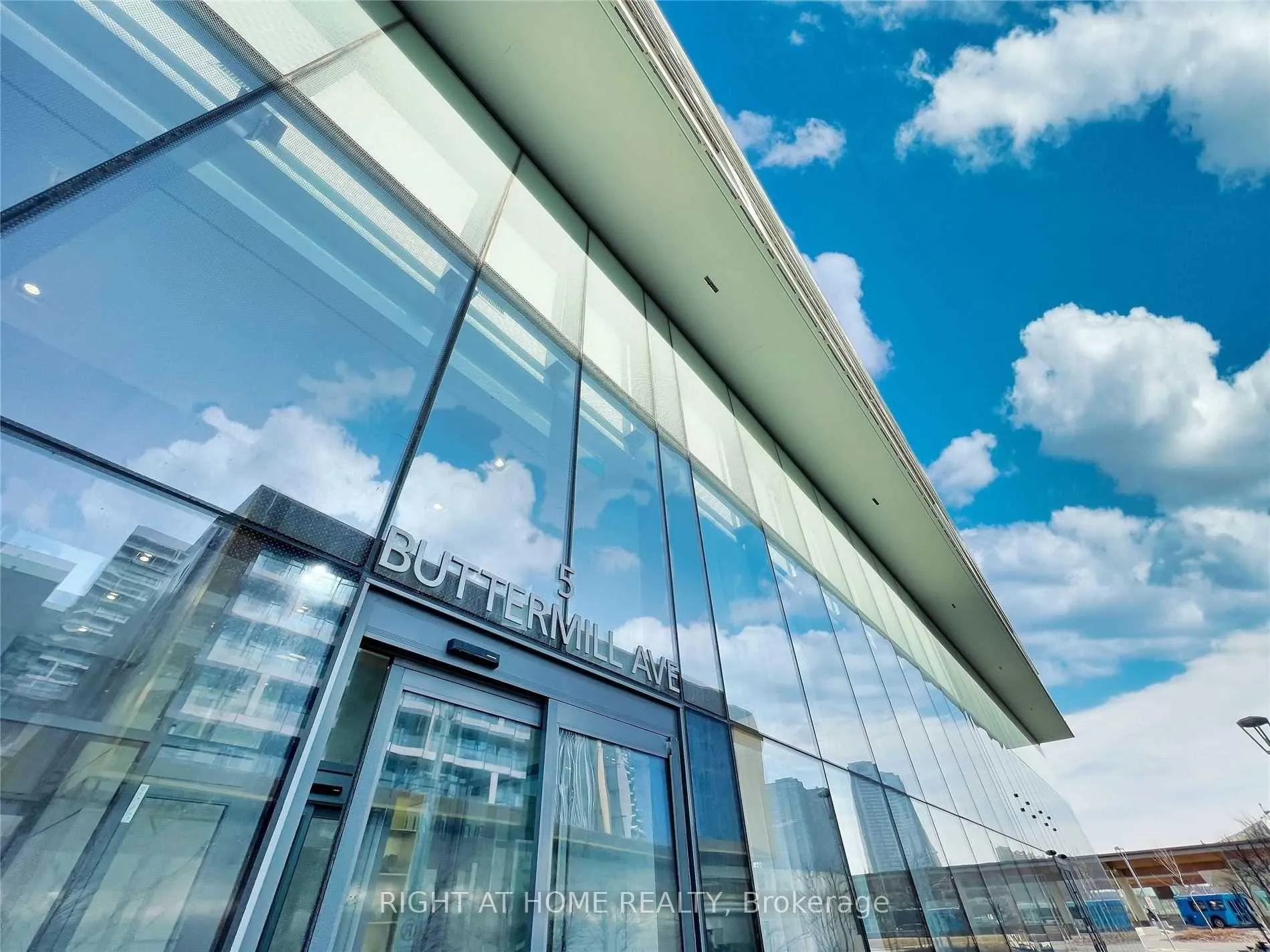 Photo 2 of Unit 4905, 5 Buttermill Avenue, Vaughan, Vaughan Corporate Centre — HOMEH