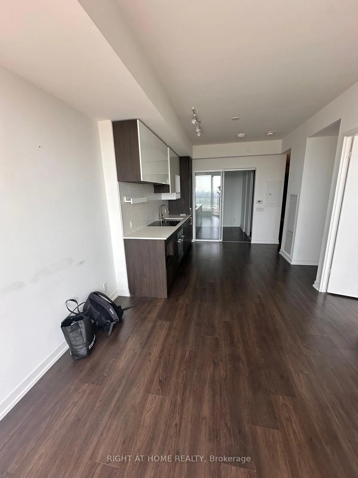 Photo 4 of Unit 4905, 5 Buttermill Avenue, Vaughan, Vaughan Corporate Centre — HOMEH