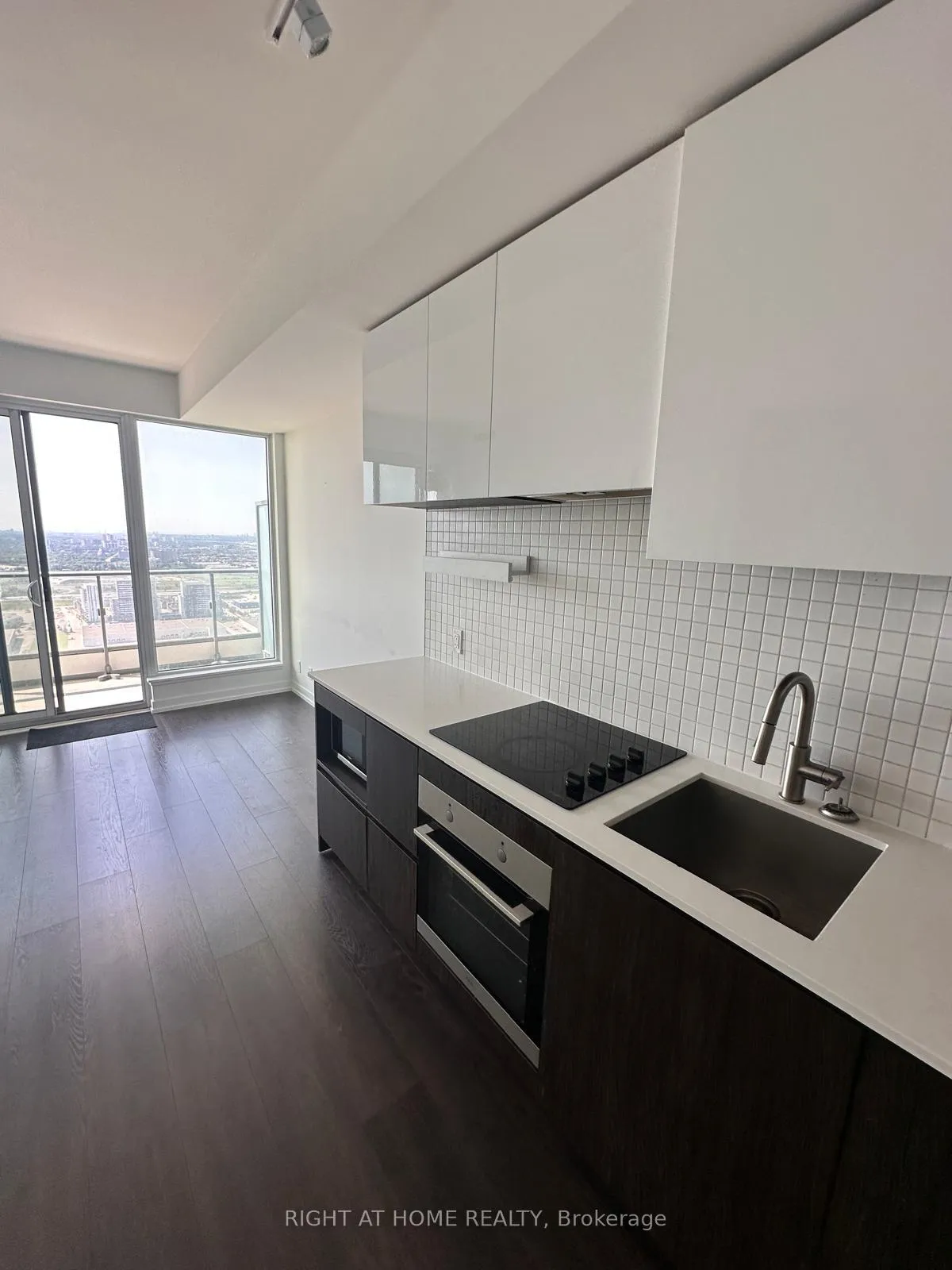 Photo 6 of Unit 4905, 5 Buttermill Avenue, Vaughan, Vaughan Corporate Centre — HOMEH