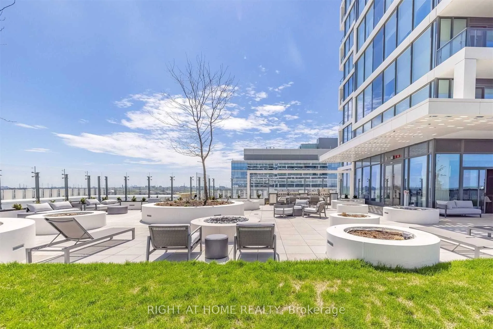 Photo 32 of Unit 4905, 5 Buttermill Avenue, Vaughan, Vaughan Corporate Centre — HOMEH