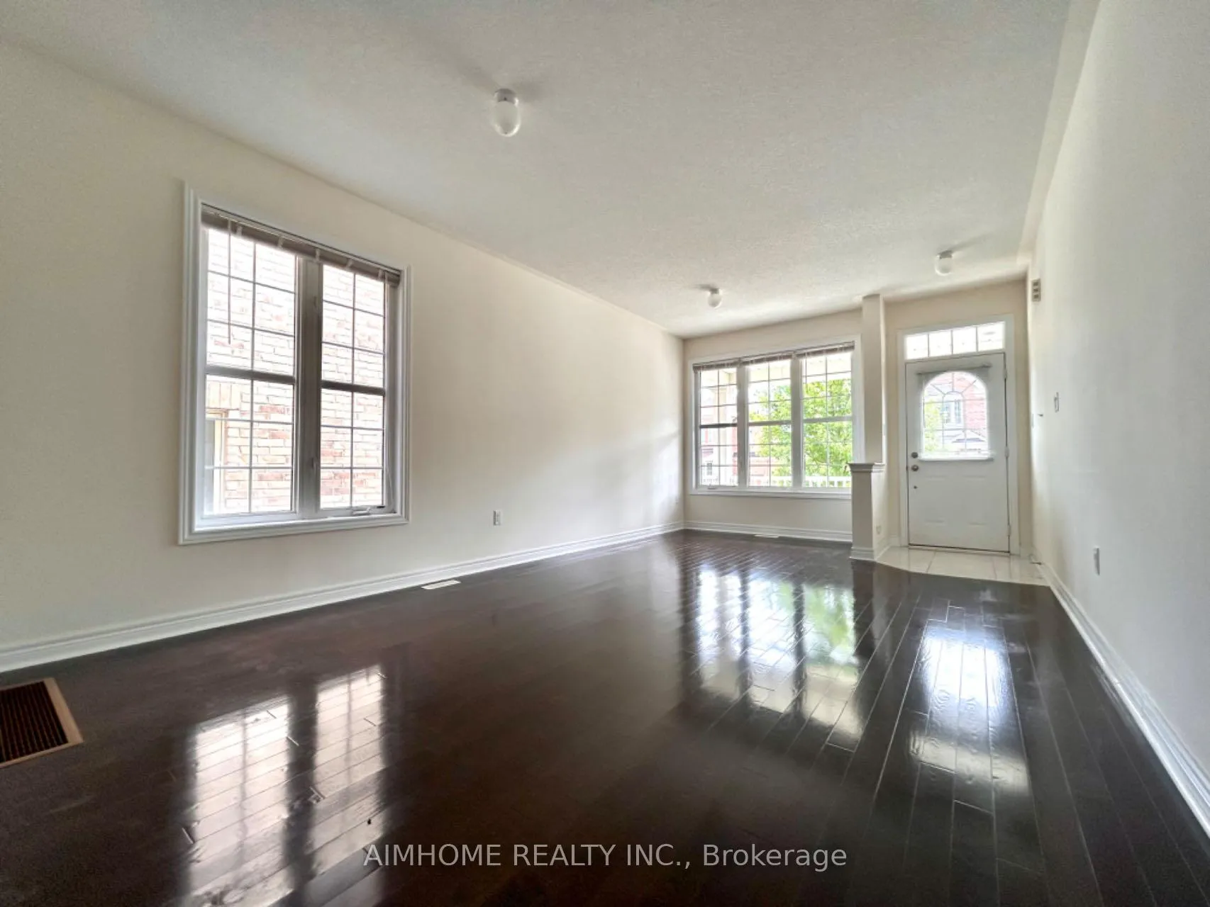 Photo 3 of 202 Harbord Street, Markham, Berczy — HOMEH