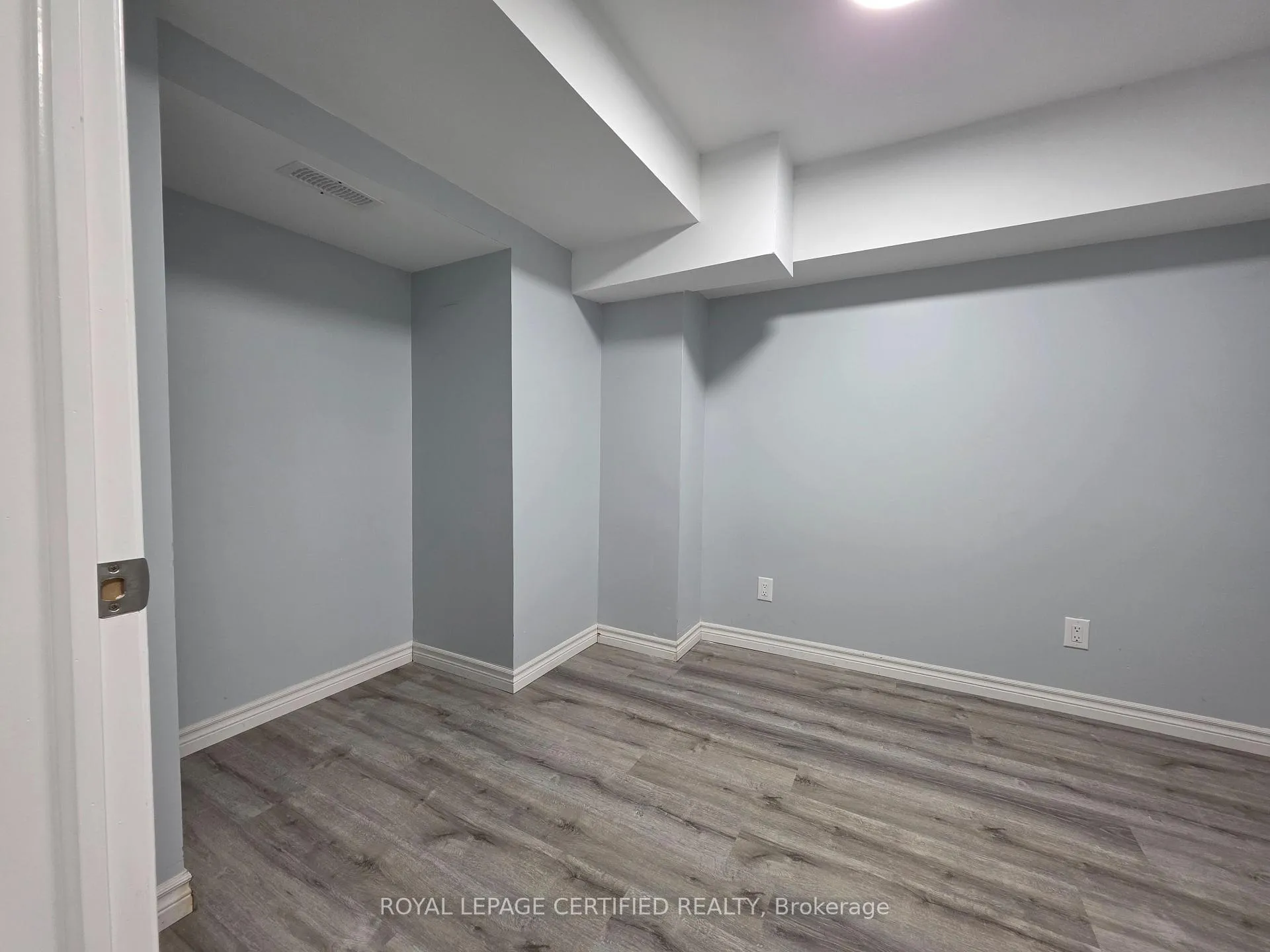 Photo 5 of Unit Basement, 100 Chase Crescent, Cambridge, Silver Heights — HOMEH