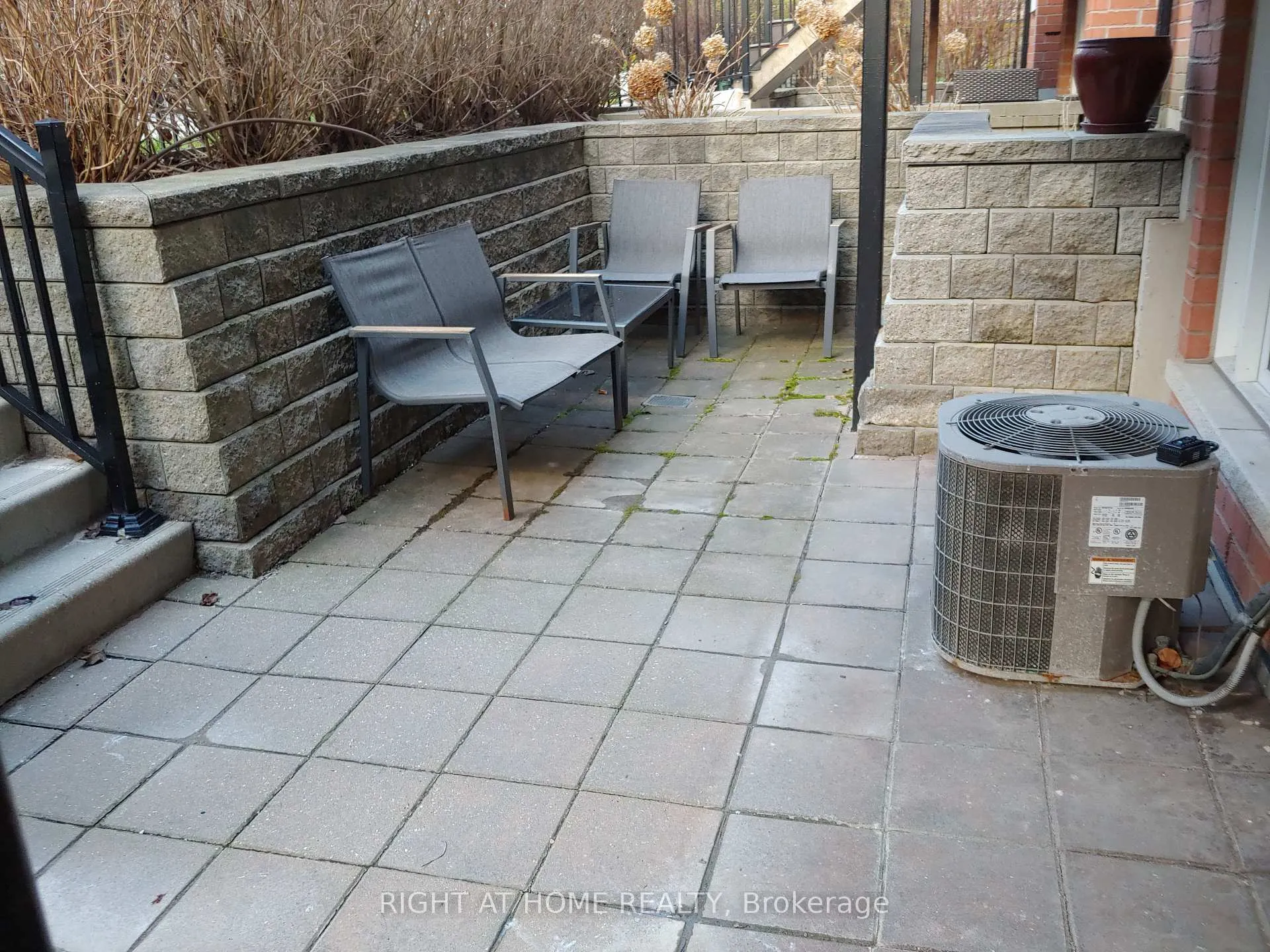 Photo 6 of Unit 162, 310 John Street, Markham, Aileen-Willowbrook — HOMEH