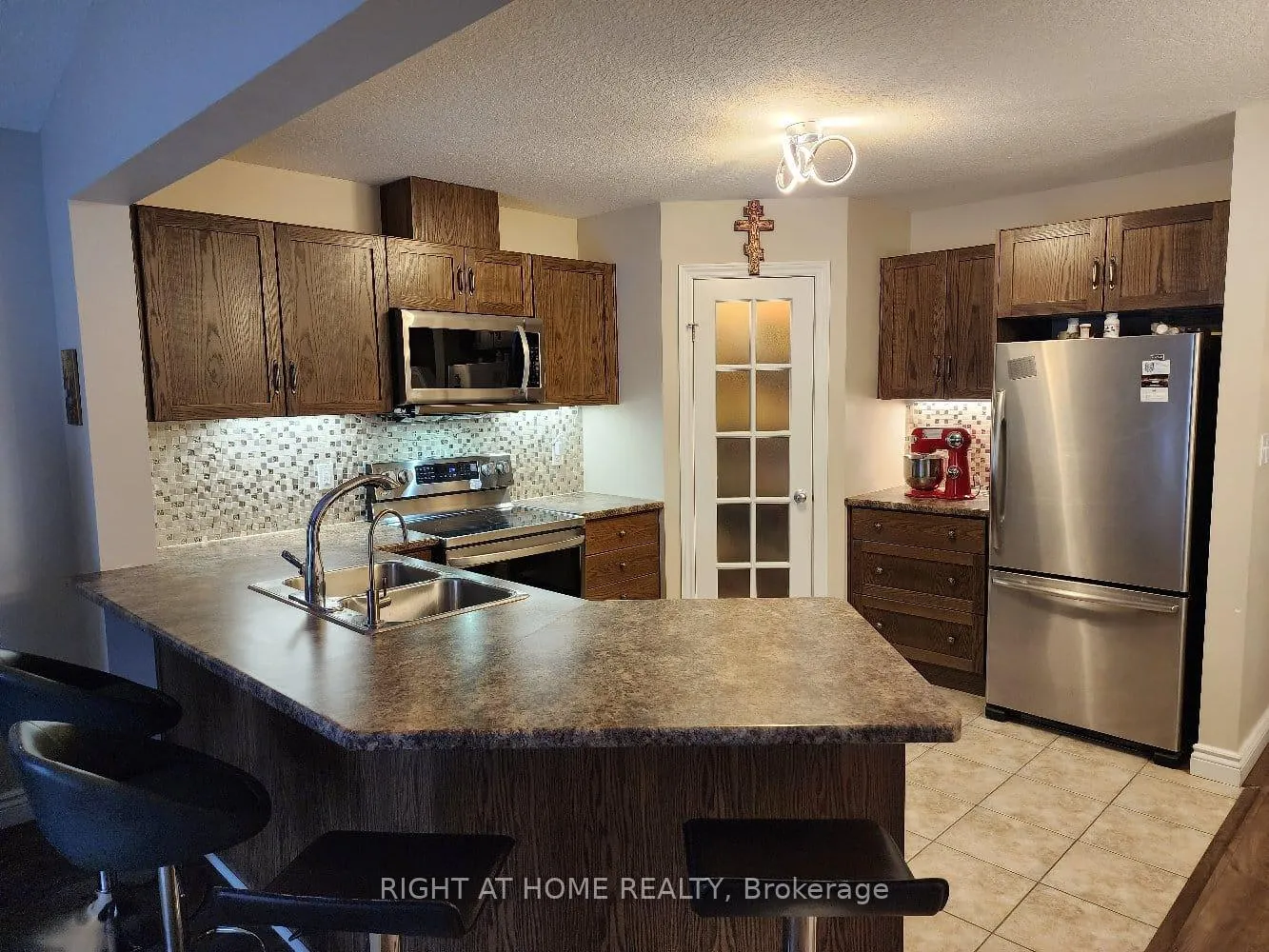 Photo 5 of 49 curzon Crescent, Guelph, Willow West/Sugarbush/West Acres — HOMEH