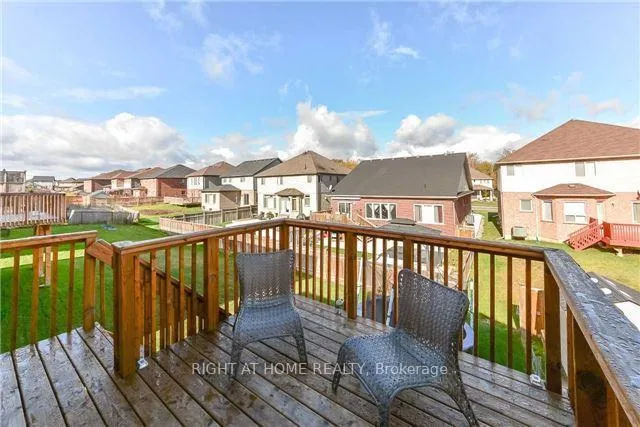 Photo 11 of 49 curzon Crescent, Guelph, Willow West/Sugarbush/West Acres — HOMEH