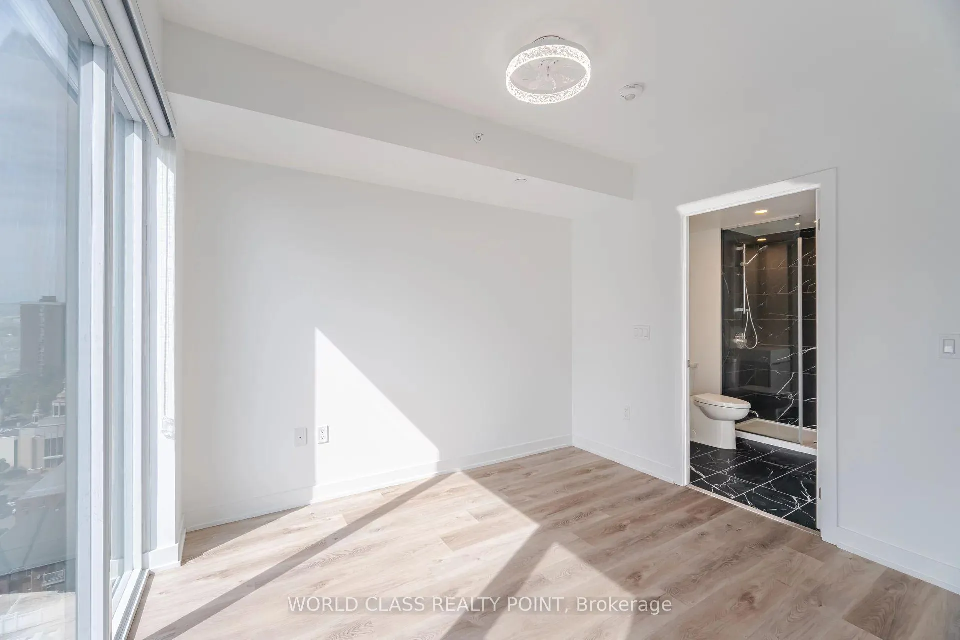 Photo 16 of Unit 1407, 370 Martha Street, Burlington, Brant — HOMEH