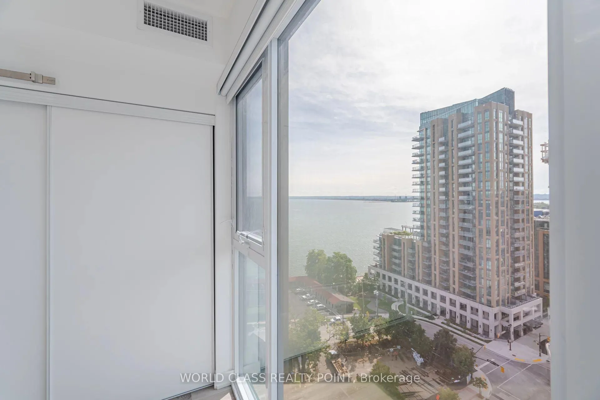 Photo 17 of Unit 1407, 370 Martha Street, Burlington, Brant — HOMEH