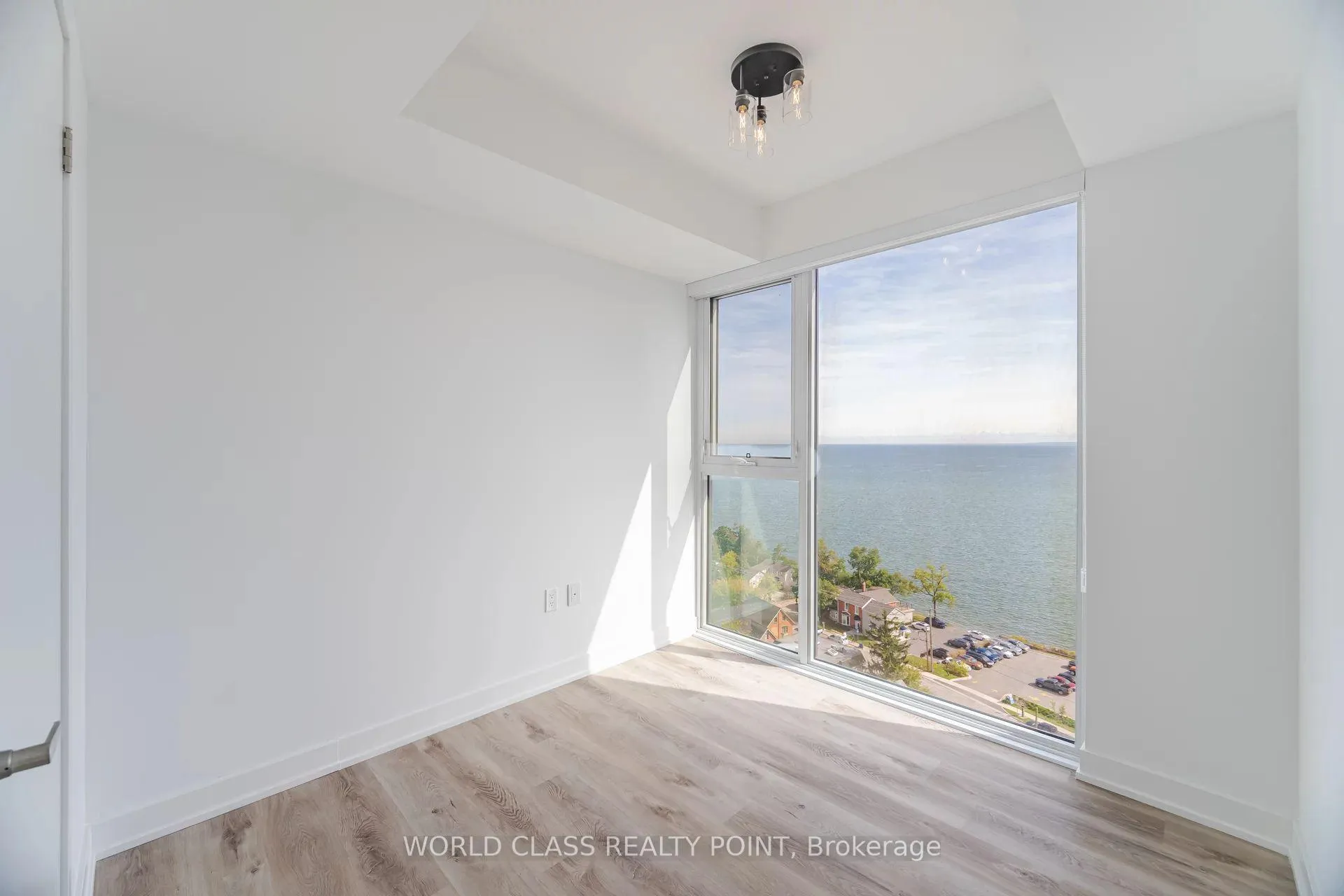 Photo 19 of Unit 1407, 370 Martha Street, Burlington, Brant — HOMEH