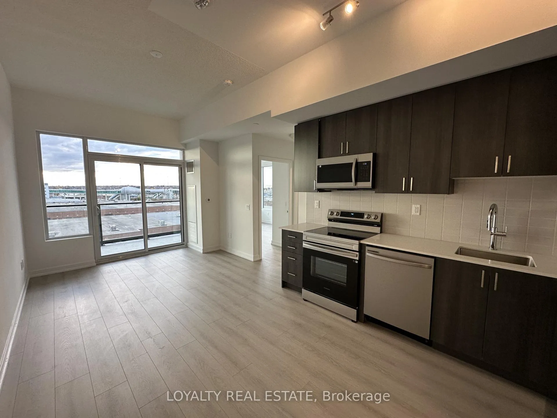 Photo 2 of Unit 612, 1435 Celebration Drive, Pickering, Bay Ridges — HOMEH