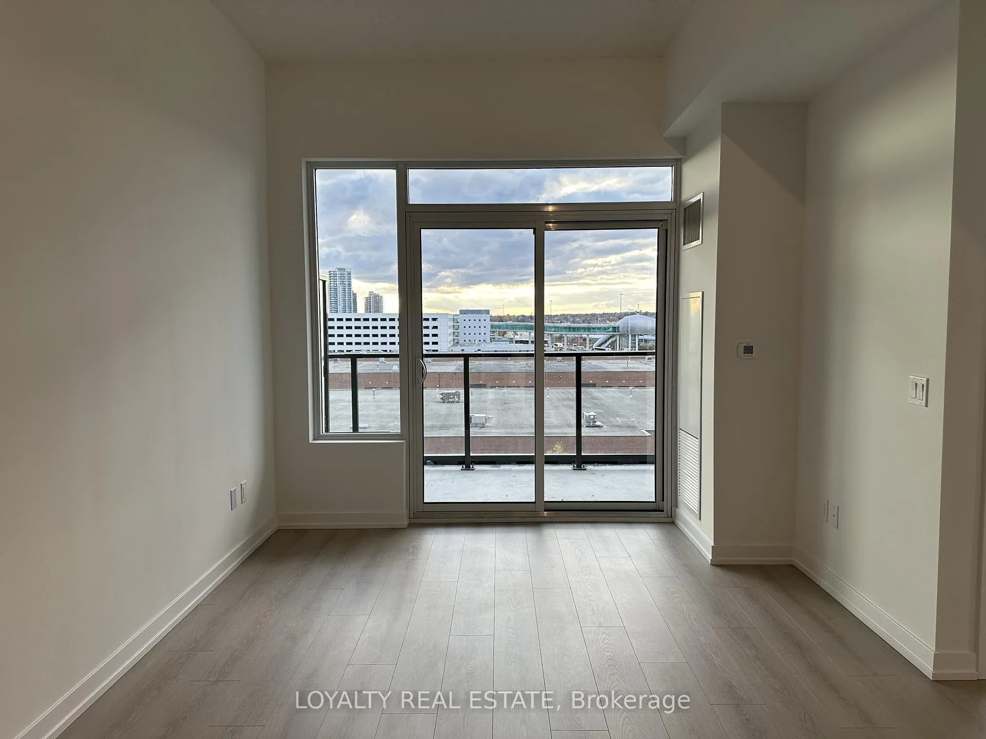 Photo 4 of Unit 612, 1435 Celebration Drive, Pickering, Bay Ridges — HOMEH