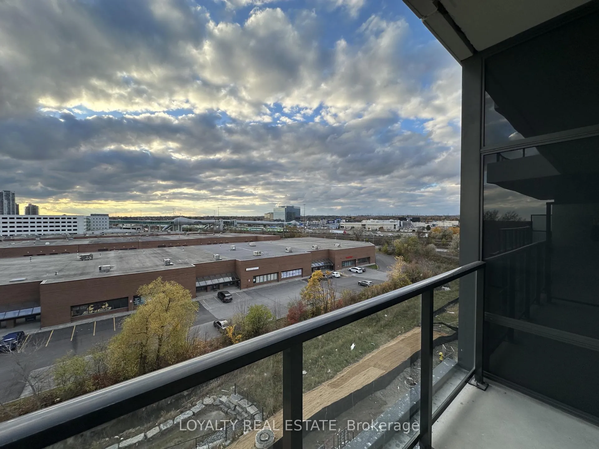 Photo 5 of Unit 612, 1435 Celebration Drive, Pickering, Bay Ridges — HOMEH