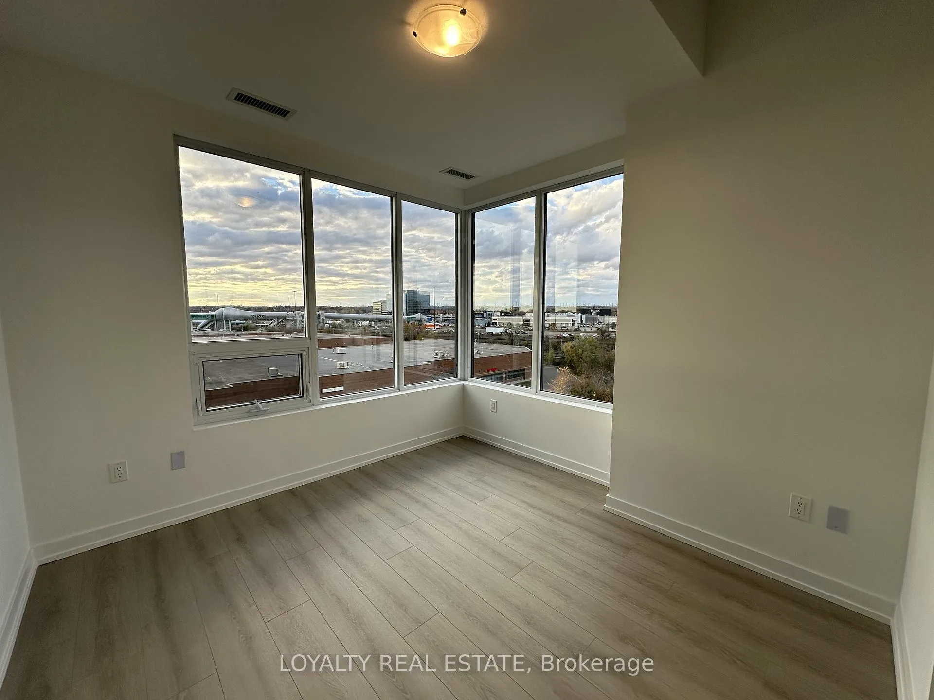 Photo 6 of Unit 612, 1435 Celebration Drive, Pickering, Bay Ridges — HOMEH