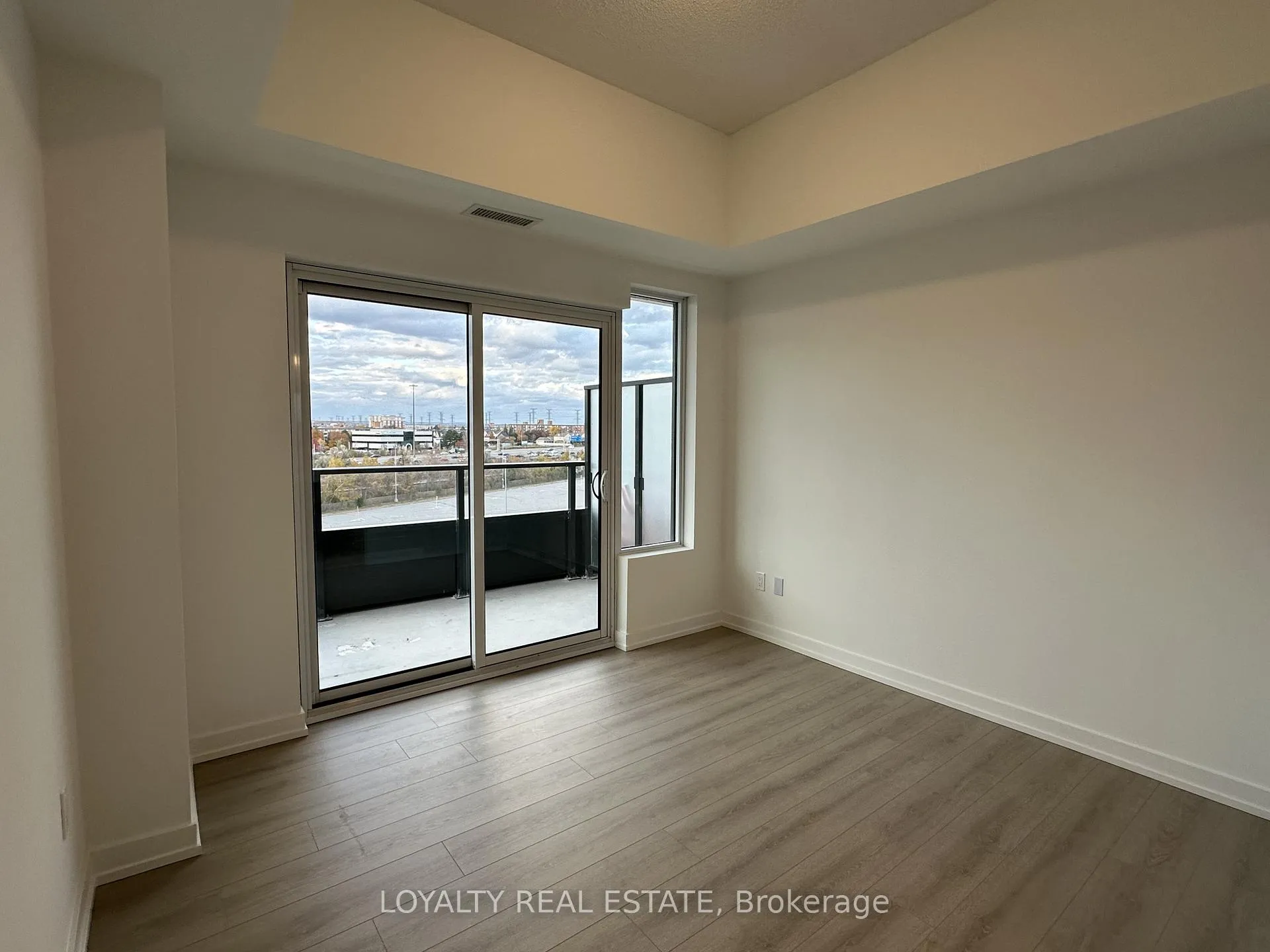 Photo 7 of Unit 612, 1435 Celebration Drive, Pickering, Bay Ridges — HOMEH