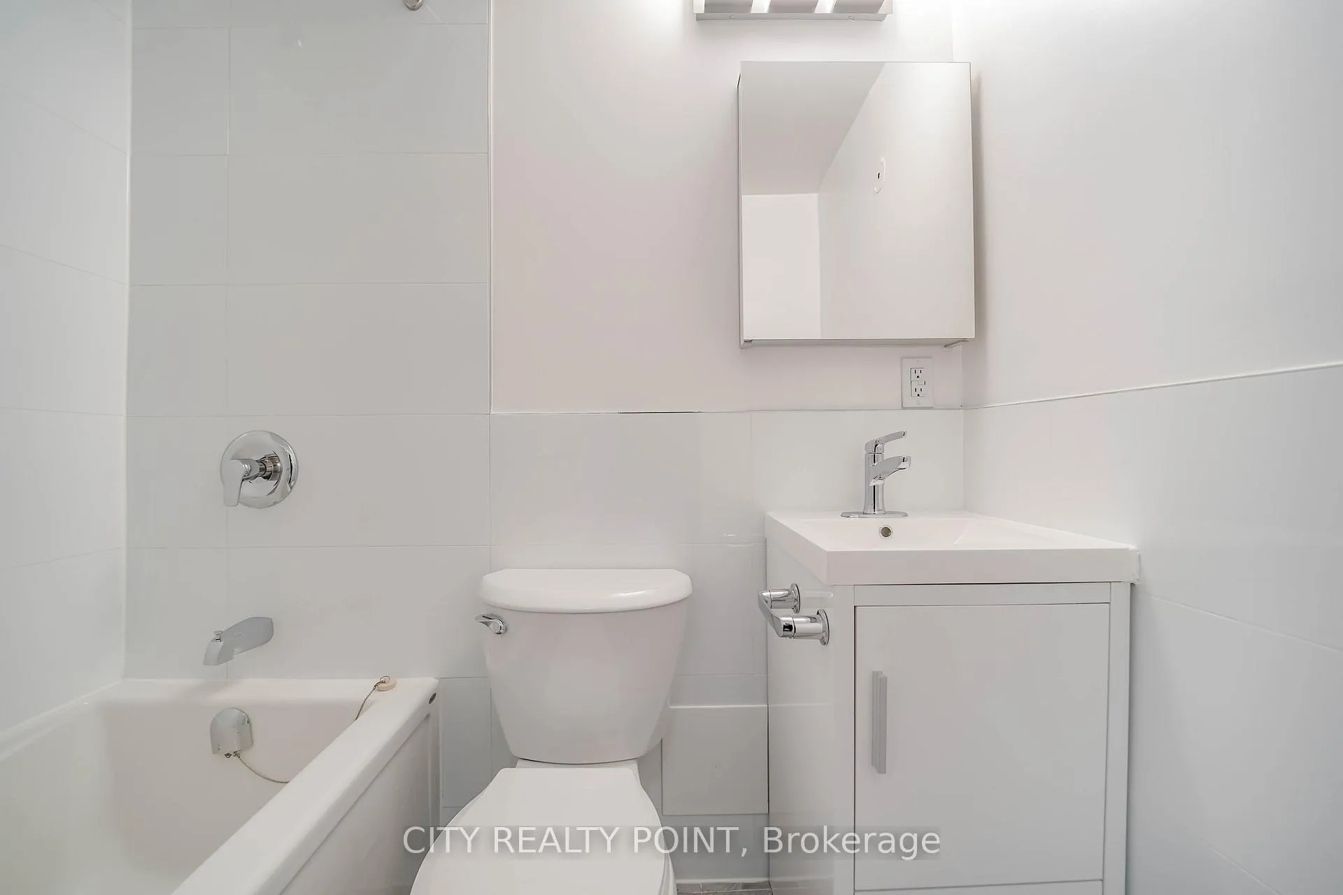 Photo 13 of Unit 301, 1500 Bathurst Street, Toronto, Humewood-Cedarvale — HOMEH