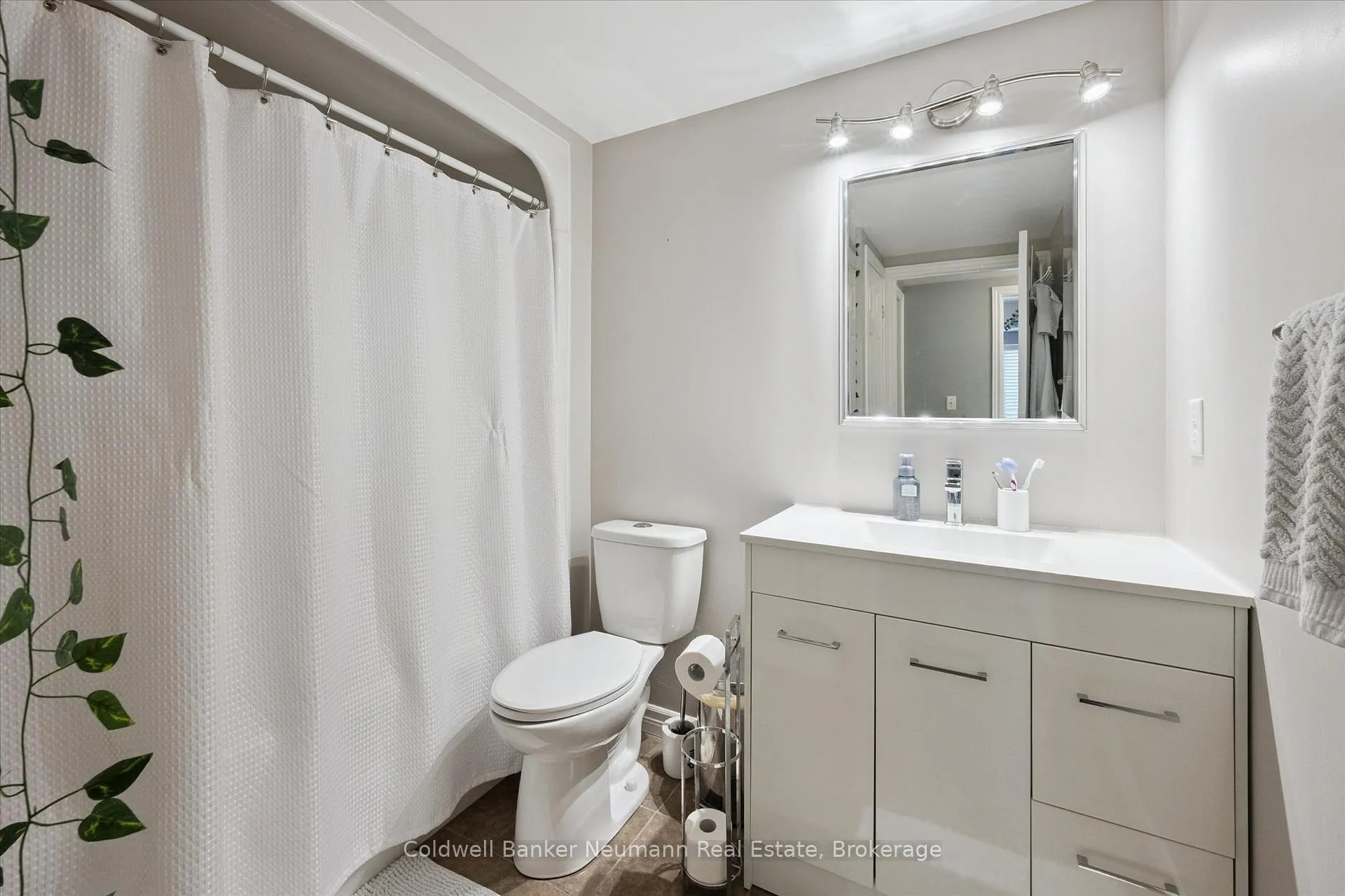 Photo 16 of Unit 109, 19 Waterford Drive, Guelph, Pineridge/Westminster Woods — HOMEH