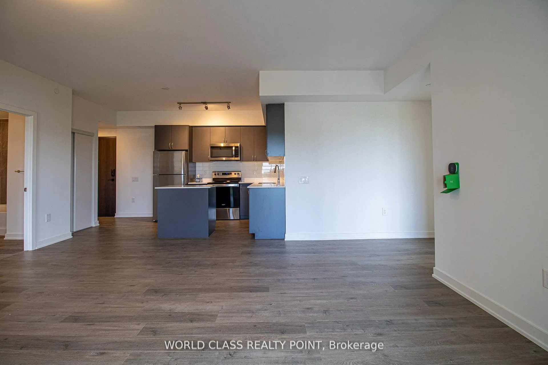 Photo 9 of Unit 1007, 56 Lakeside Terrace, Barrie, Little Lake — HOMEH
