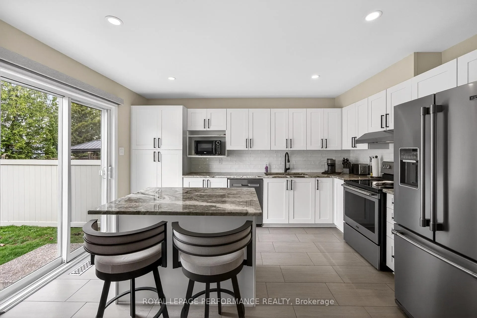 Photo 23 of 2102 Esprit Drive, Ottawa, Avalon East — HOMEH