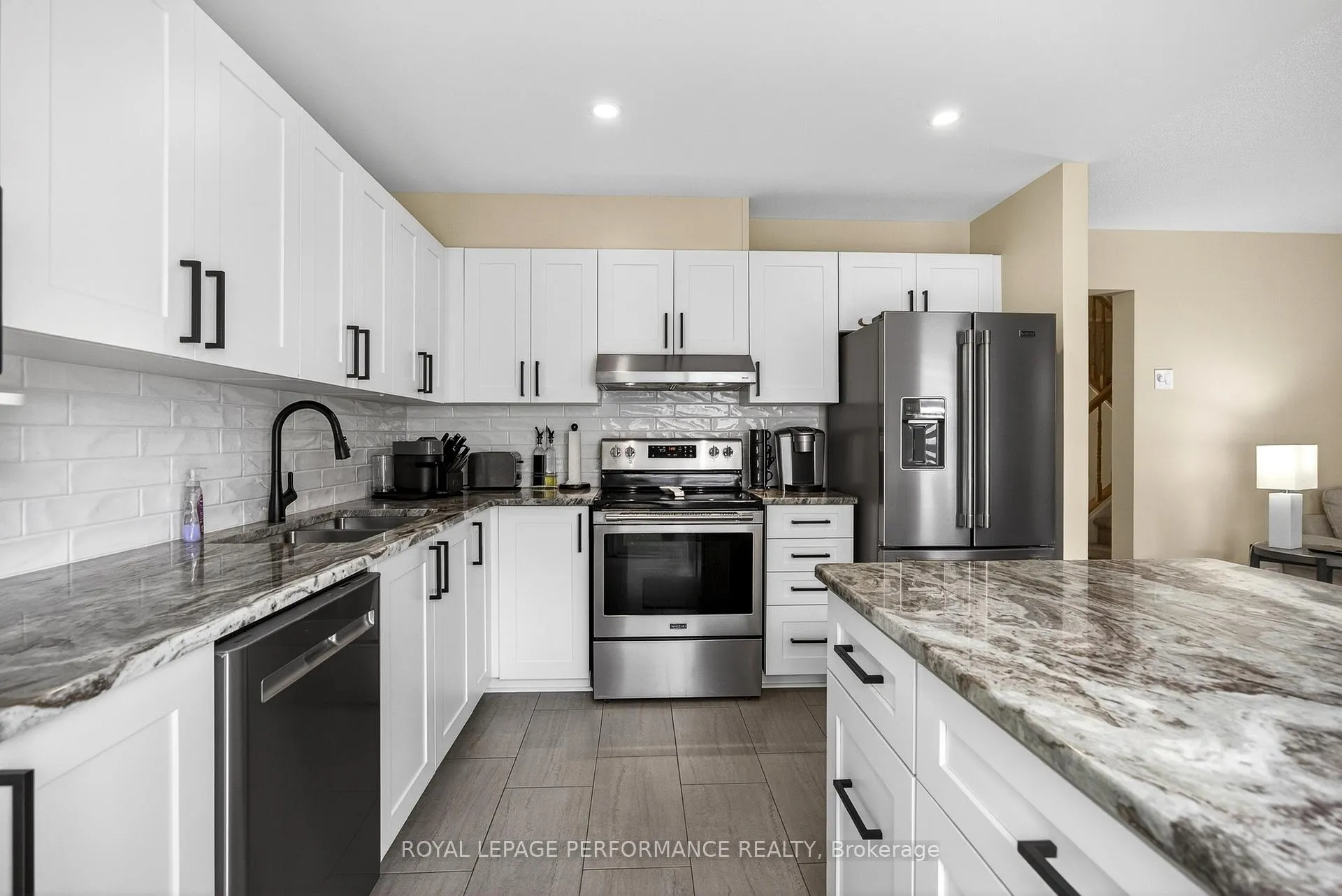 Photo 25 of 2102 Esprit Drive, Ottawa, Avalon East — HOMEH