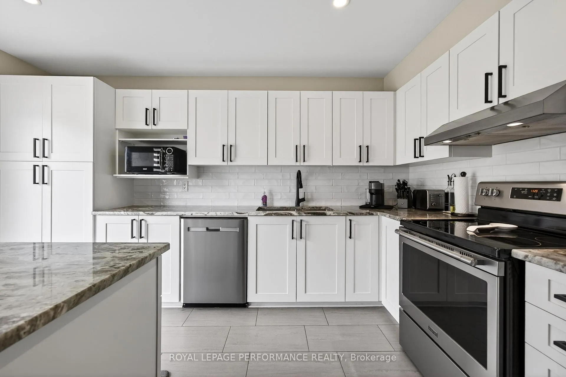 Photo 26 of 2102 Esprit Drive, Ottawa, Avalon East — HOMEH