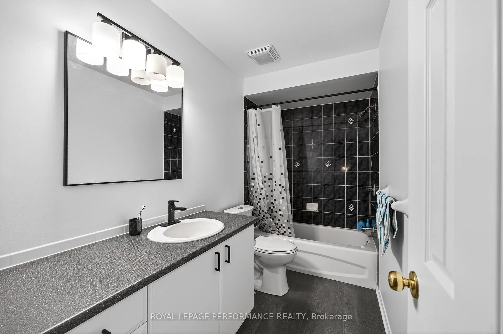 Photo 46 of 2102 Esprit Drive, Ottawa, Avalon East — HOMEH