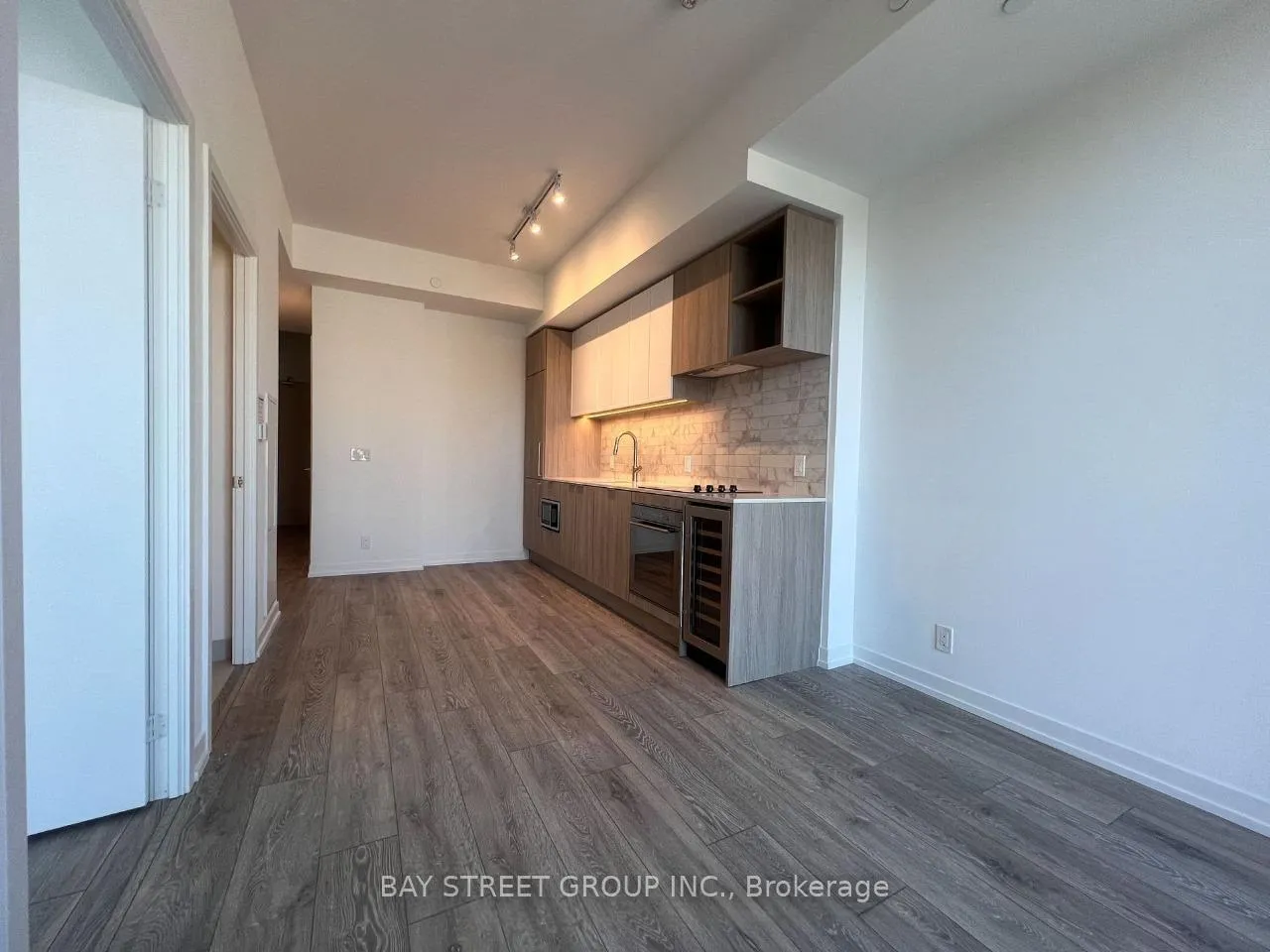 Photo 6 of Unit 735, 2020 Bathurst Street, Toronto, Humewood-Cedarvale — HOMEH