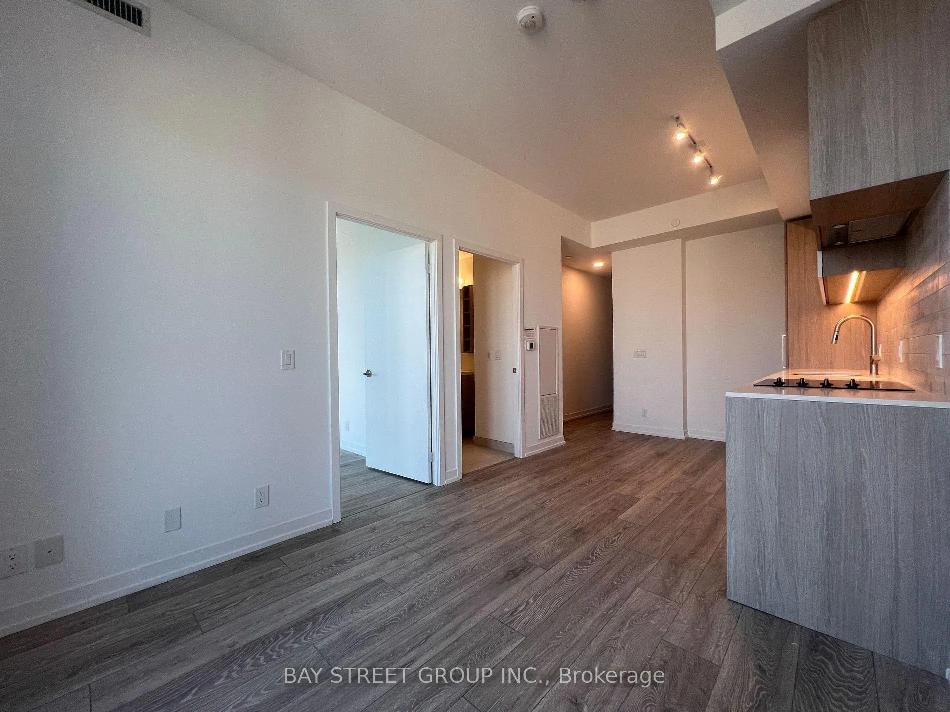 Photo 10 of Unit 735, 2020 Bathurst Street, Toronto, Humewood-Cedarvale — HOMEH