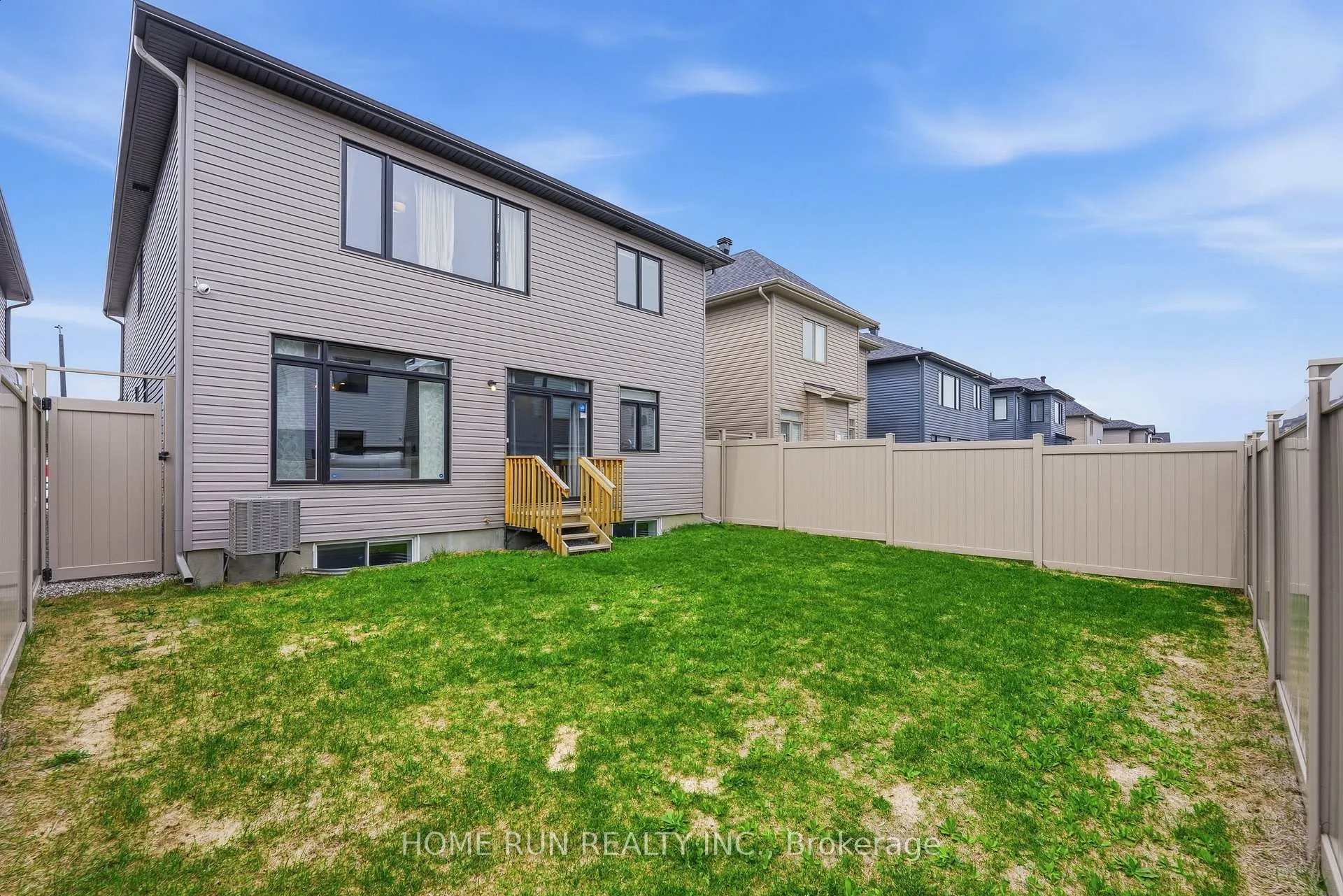 Photo 46 of 78 Big Dipper Street, Ottawa, Riverside South/Gloucester Glen — HOMEH