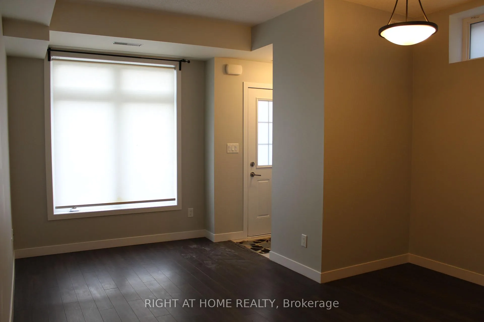 Photo 2 of Unit 17, 6 Bicknell Avenue, Toronto, Keelesdale-Eglinton West — HOMEH