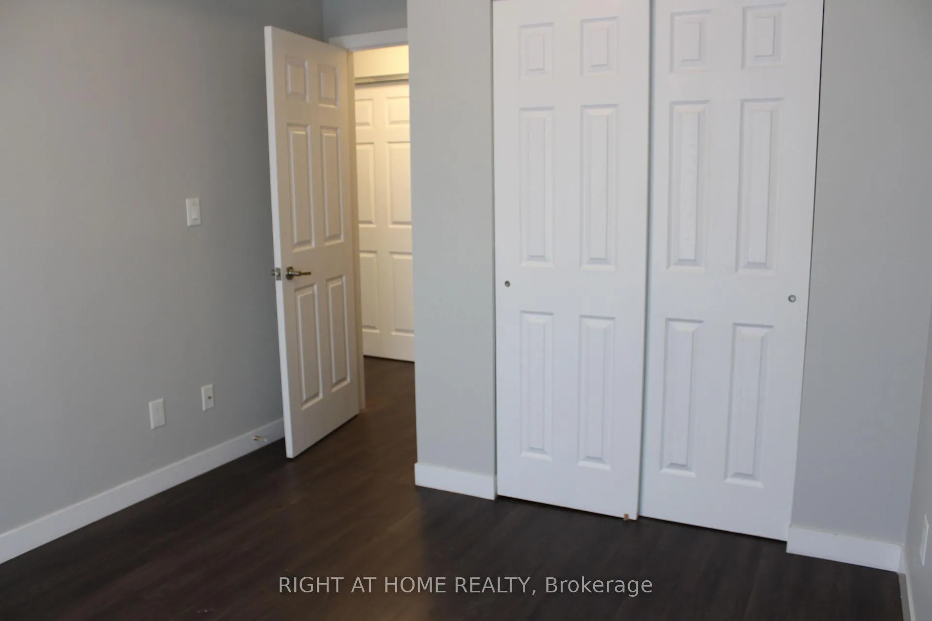 Photo 7 of Unit 17, 6 Bicknell Avenue, Toronto, Keelesdale-Eglinton West — HOMEH