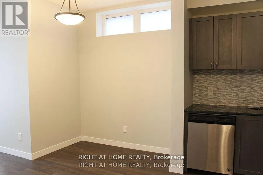 Photo 10 of Unit 17, 6 Bicknell Avenue, Toronto, Keelesdale-Eglinton West — HOMEH