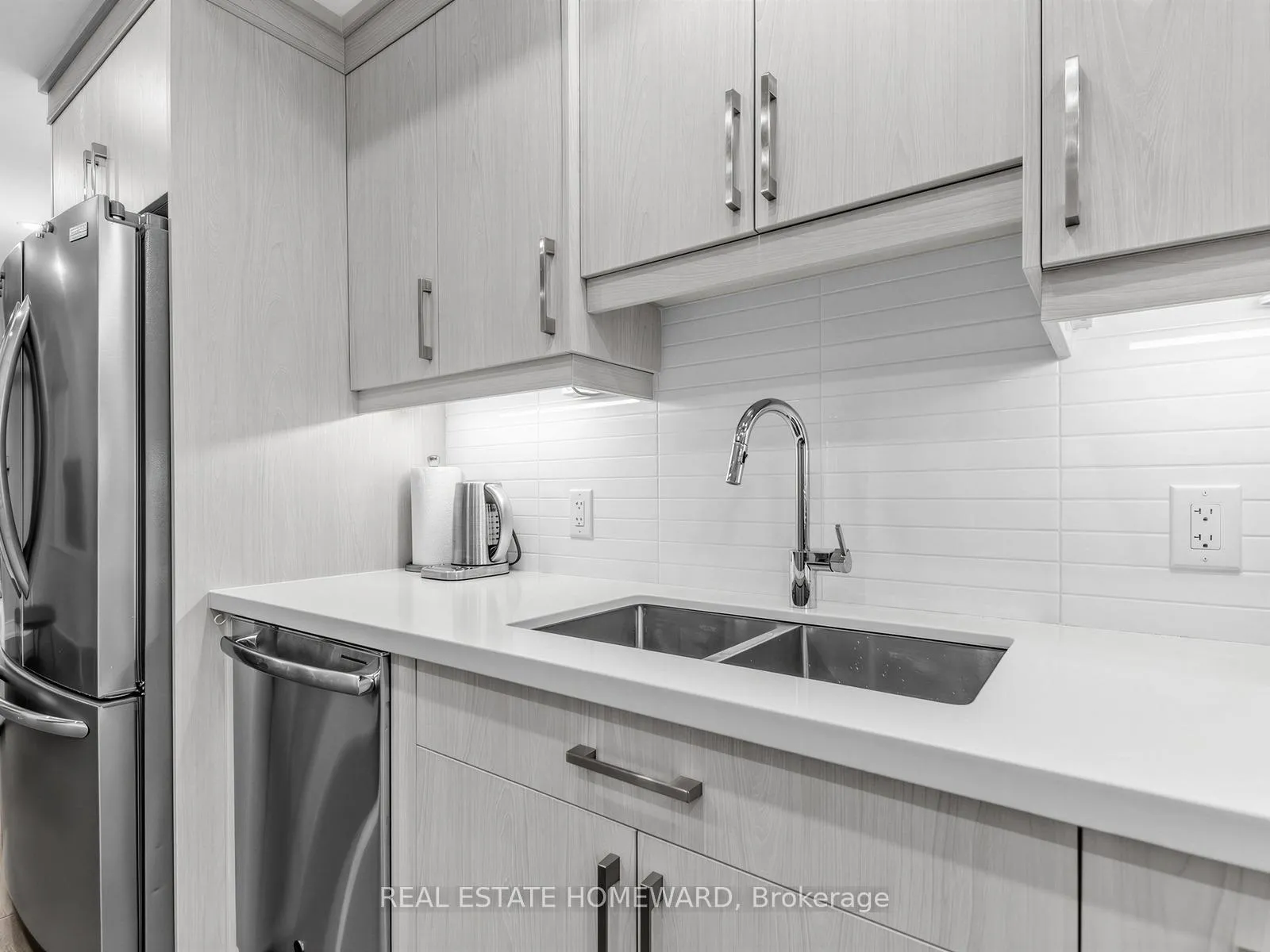 Photo 14 of 133 Cowan Avenue, Toronto, South Parkdale — HOMEH