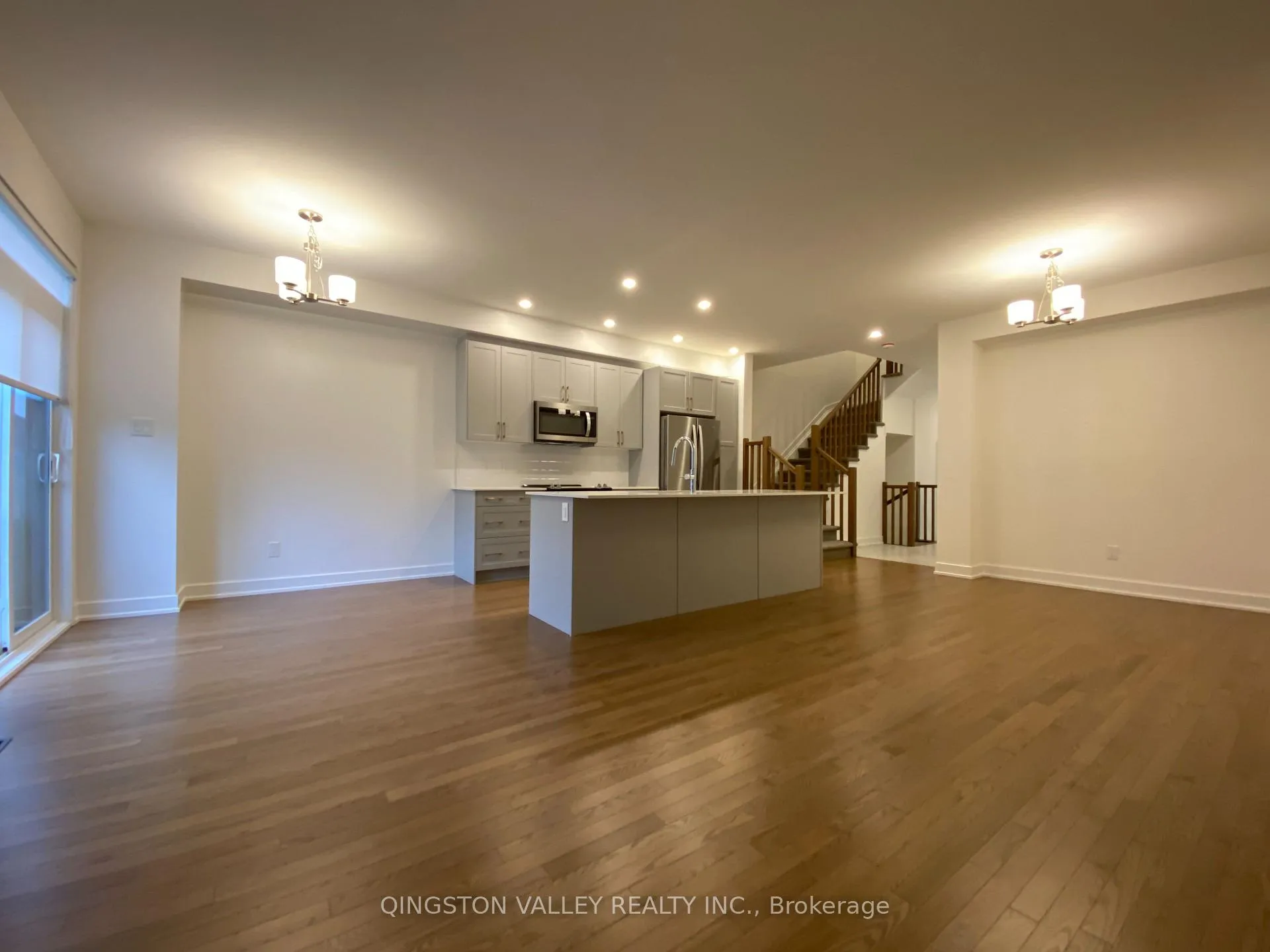 Photo 7 of 58 Overberg Way, Ottawa, Kanata - Emerald Meadows/Trailwest — HOMEH