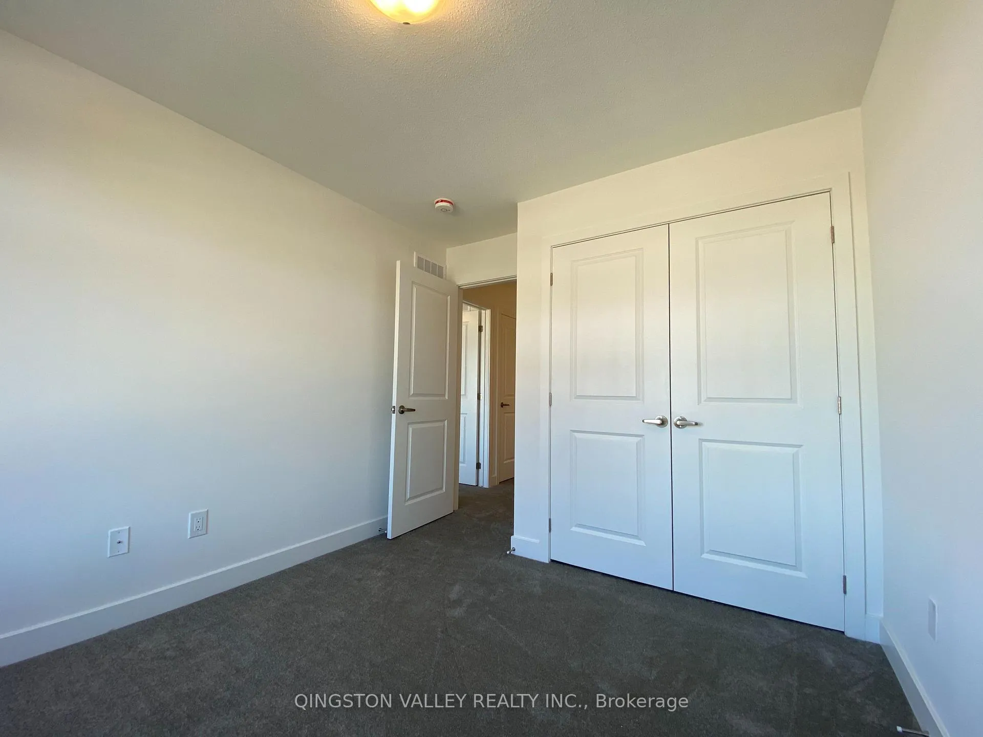 Photo 16 of 58 Overberg Way, Ottawa, Kanata - Emerald Meadows/Trailwest — HOMEH