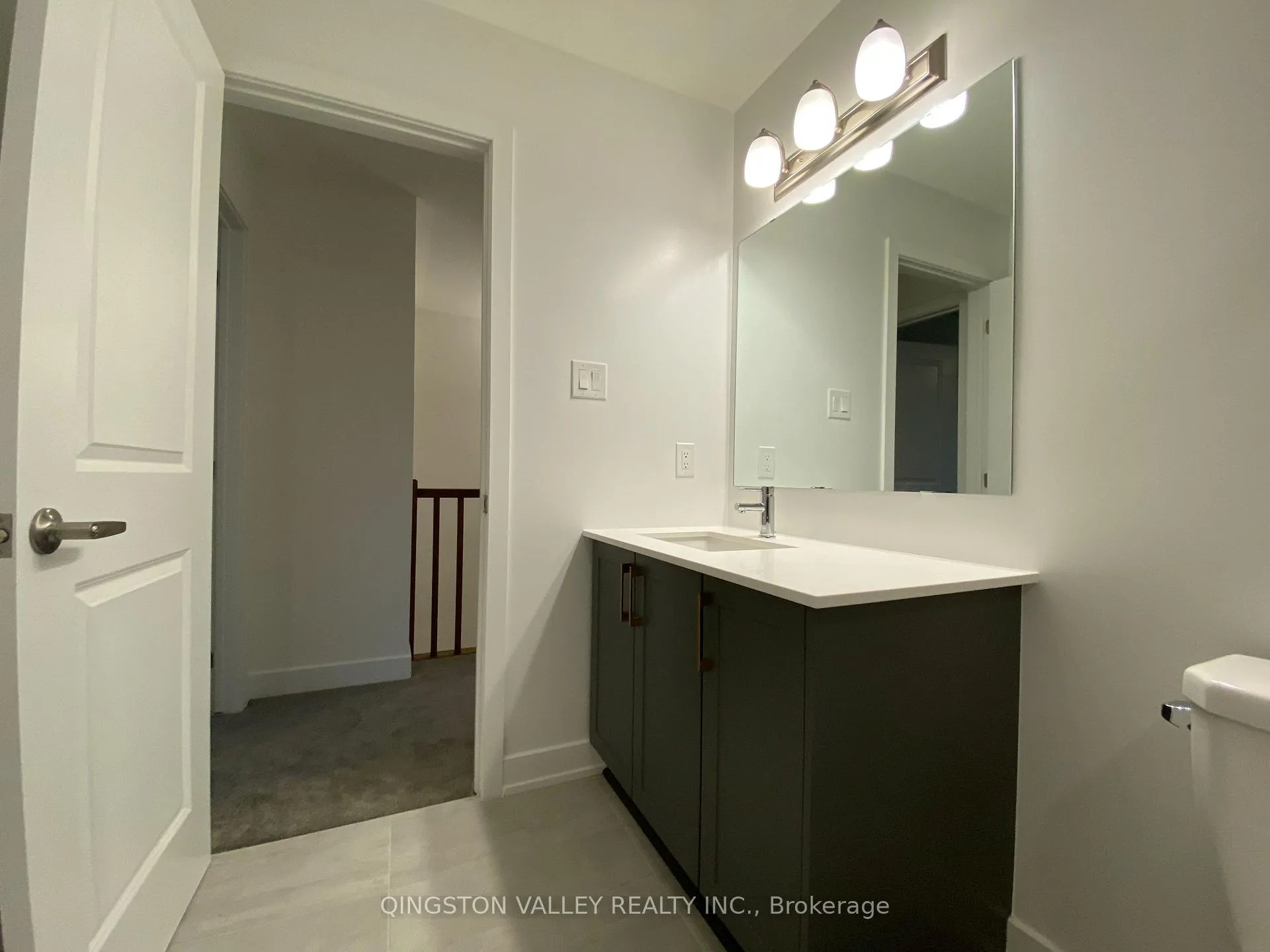 Photo 33 of 58 Overberg Way, Ottawa, Kanata - Emerald Meadows/Trailwest — HOMEH