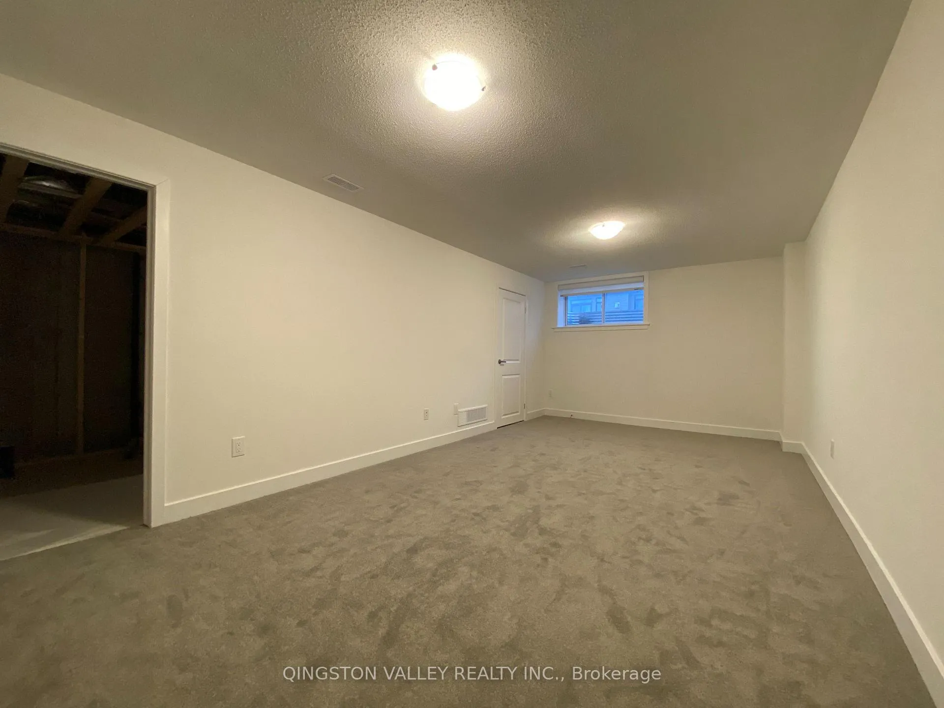 Photo 34 of 58 Overberg Way, Ottawa, Kanata - Emerald Meadows/Trailwest — HOMEH